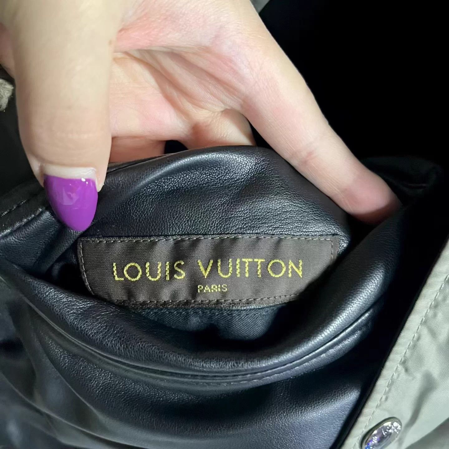Louis Vuitton Louis Vuitton black reversible leather jacket on the chest Size US L / EU 52-54 / 3 - 5 Thumbnail