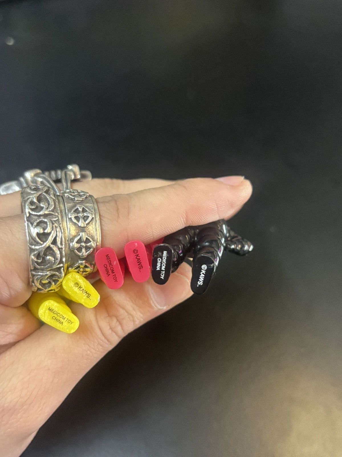 Kaws Kaws Chum Figure Charm Set Official Tokyo Museum Item Size ONE SIZE - 5 Thumbnail