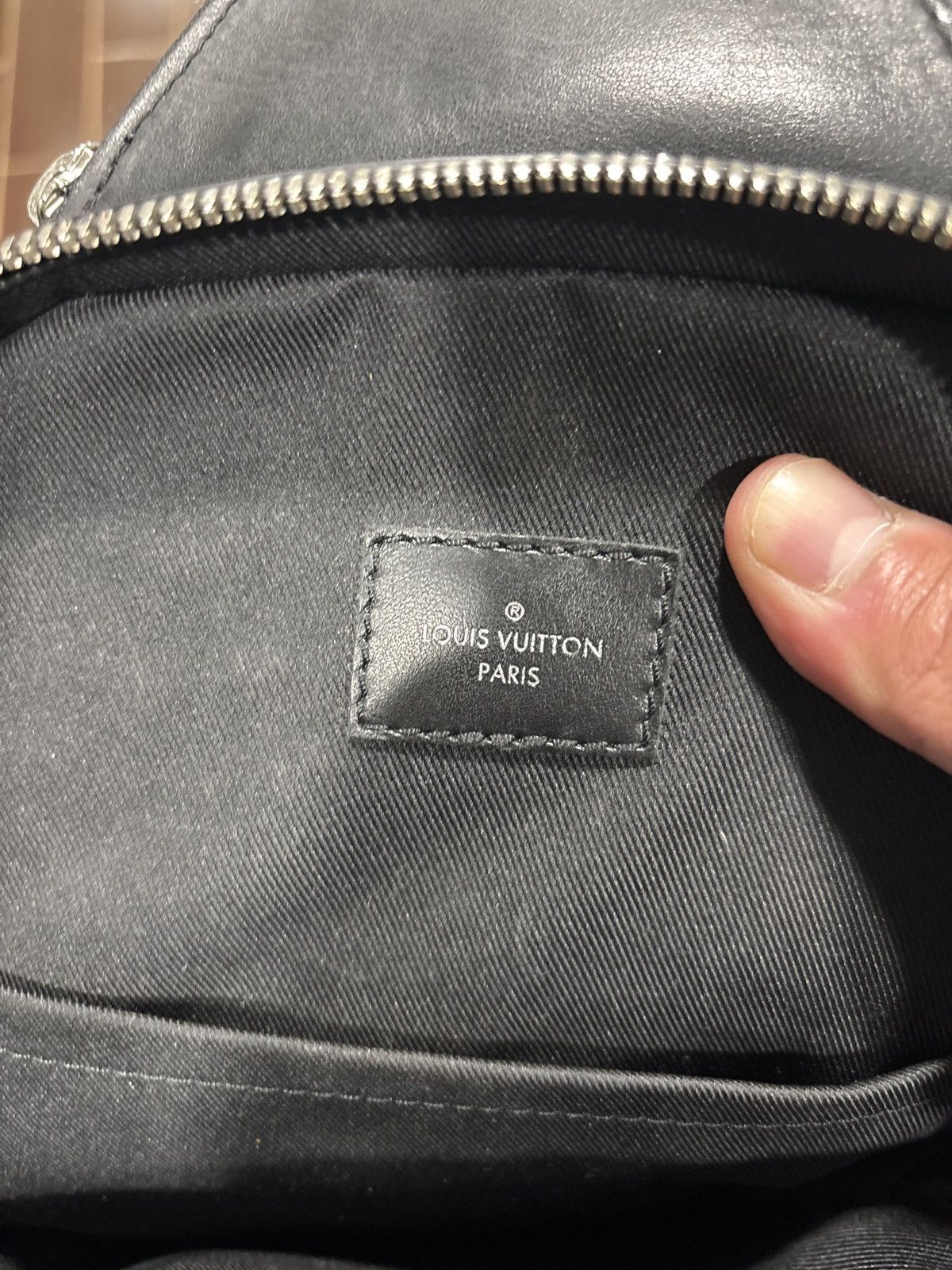 Louis Vuitton USED Louis Vuitton Damier Avenue Slingbag Fannypack Size ONE SIZE - 11 Thumbnail