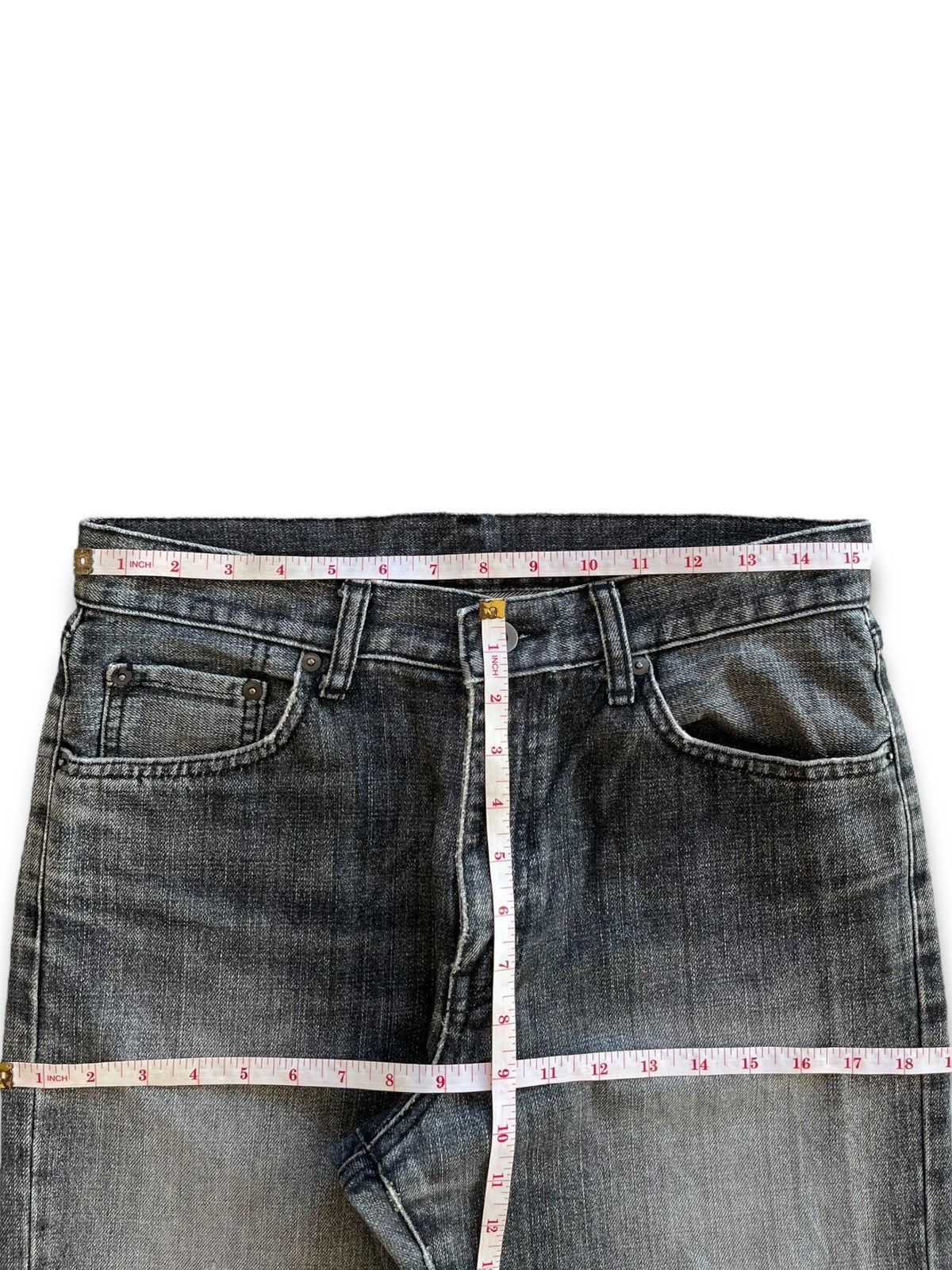 Japanese Brand × Uniqlo Vintage Uniqlo Faded Black Distressed Loose Jeans 31x30 Size US 31 - 10 Thumbnail