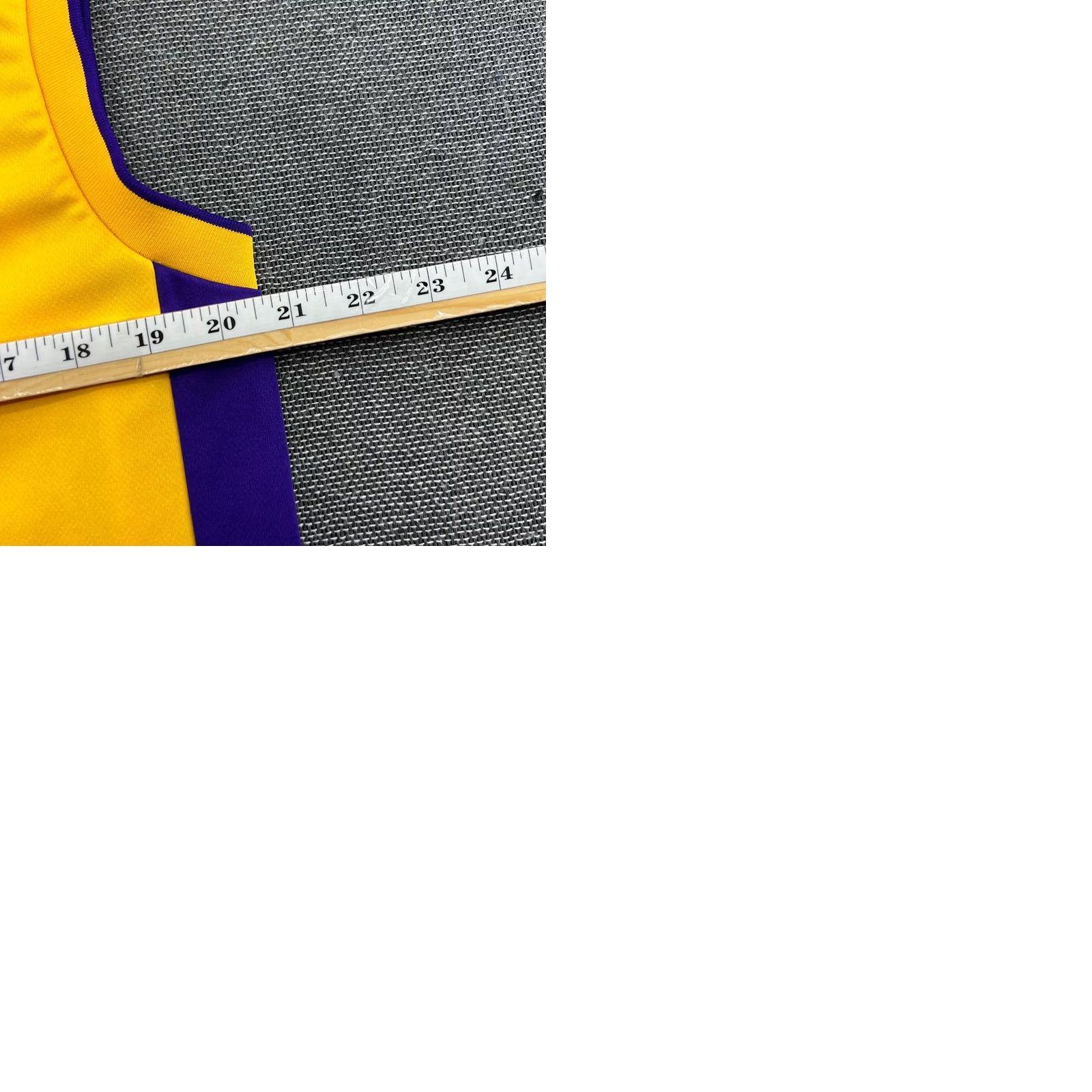 Adidas adidas LA Lakers Kobe Bryant 2012 Basketball Jersey Tank Mens Medium Yellow Sleeveless Shirt Size US M / EU 48-50 / 2 - 10 Thumbnail
