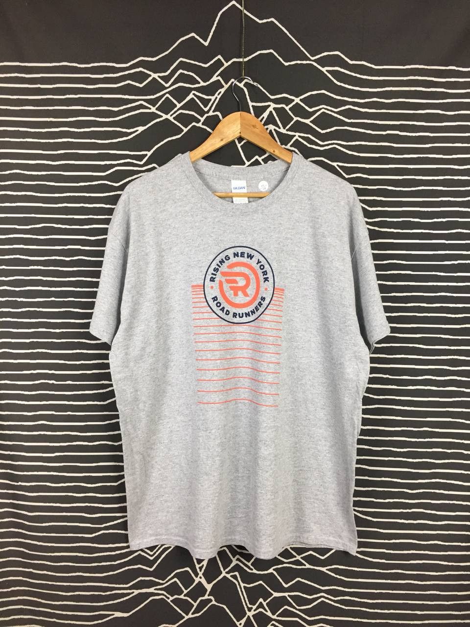 Gildan × Vintage Rising New York Road Runners NYRR Big Logo Tee Size US XL / EU 56 / 4 - 1 Thumbnail