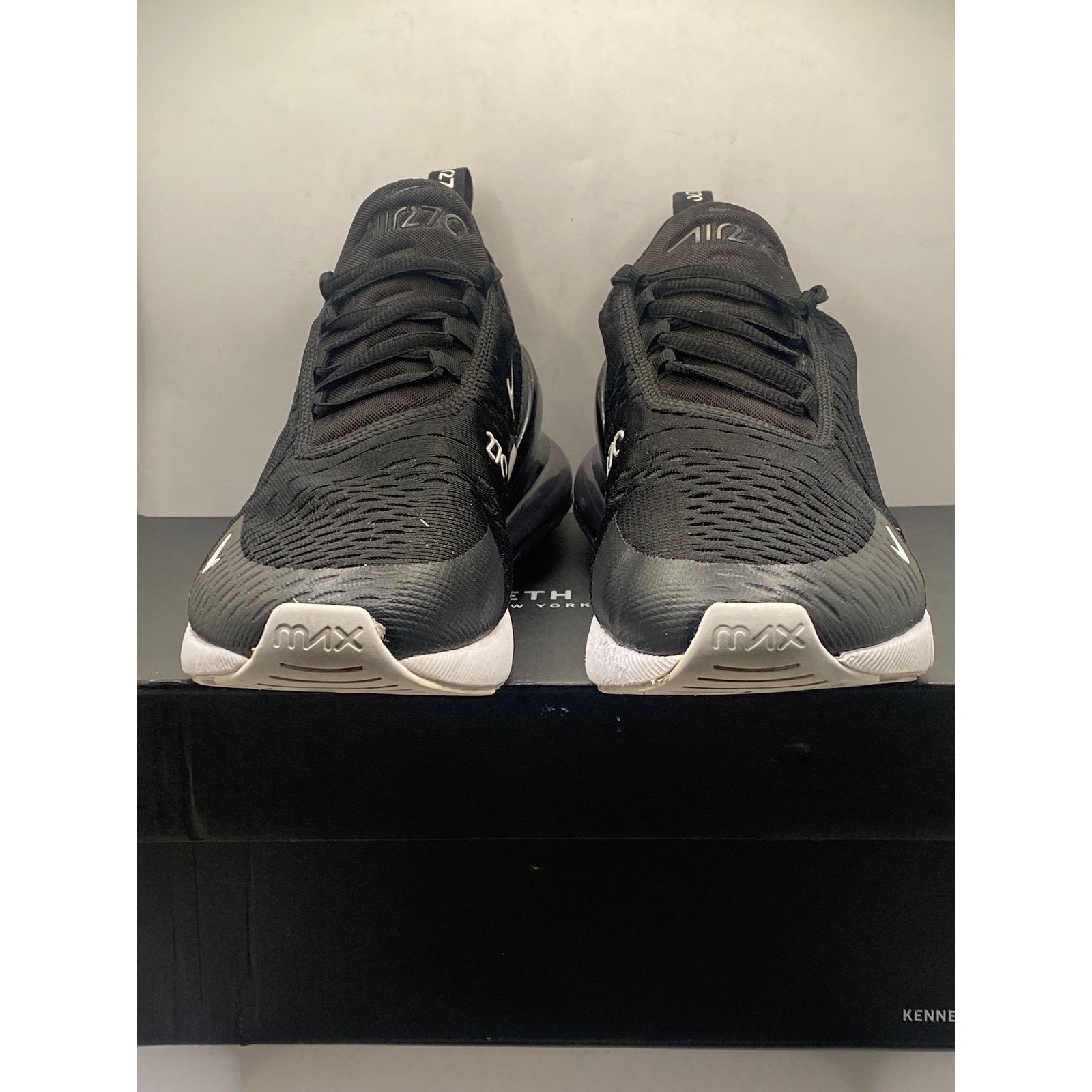 Nike Nike Air Max 270 Black/Anthracite/white/Red, Size 9.5 wmns Size US 9.5 / IT 39.5 - 2 Thumbnail