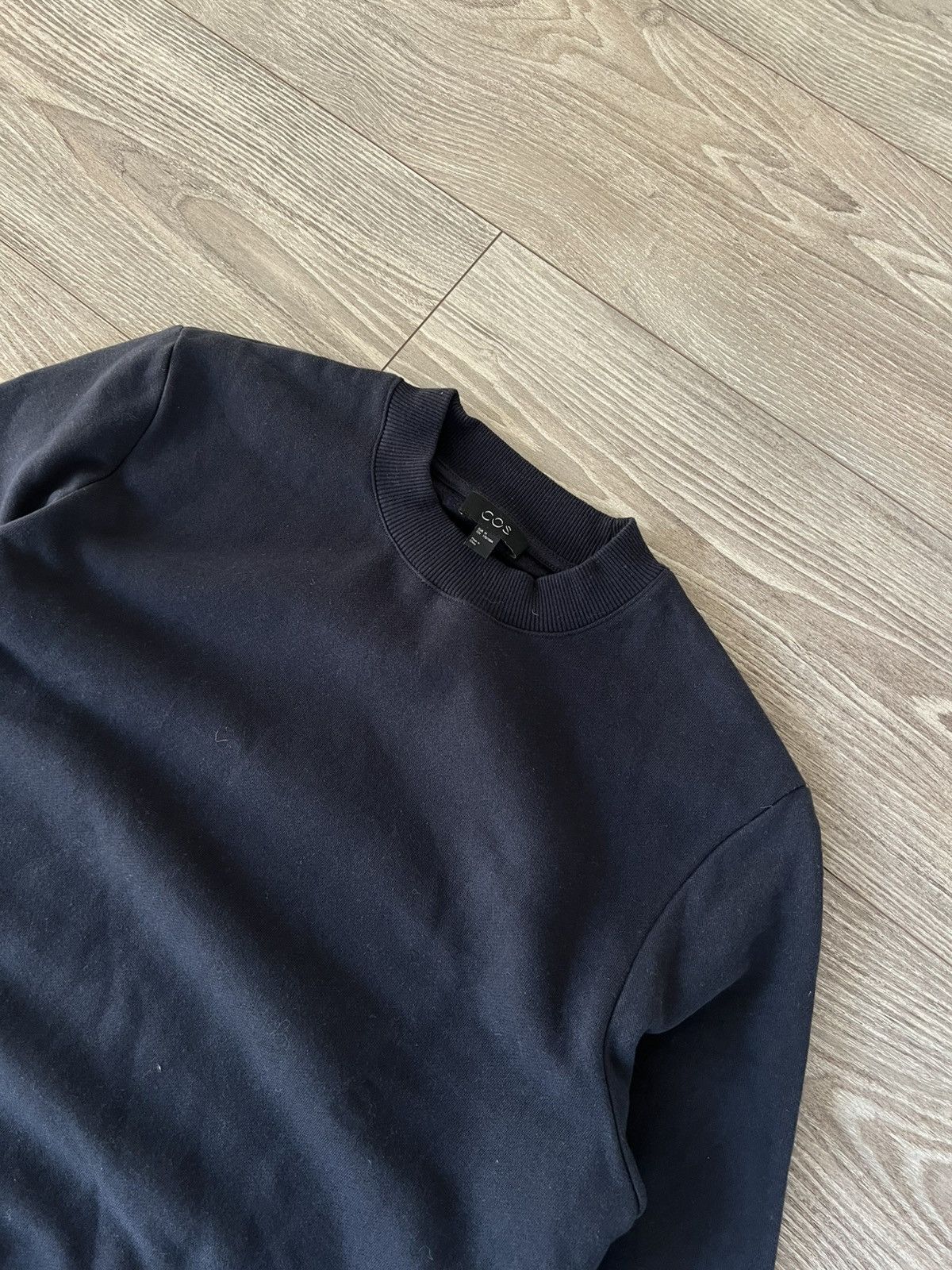 Cos ‼️COS Classic Old Money Crew Neck Sweatshirt‼️ Size US M / EU 48-50 / 2 - 11 Thumbnail