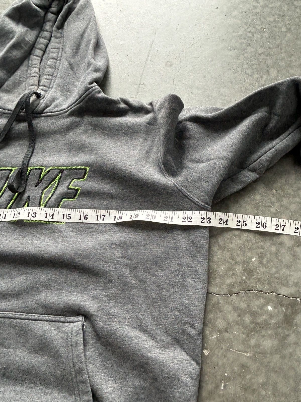 Nike Vintage Y2K Nike Hoodie Spellout Logo Size US M / EU 48-50 / 2 - 7 Thumbnail