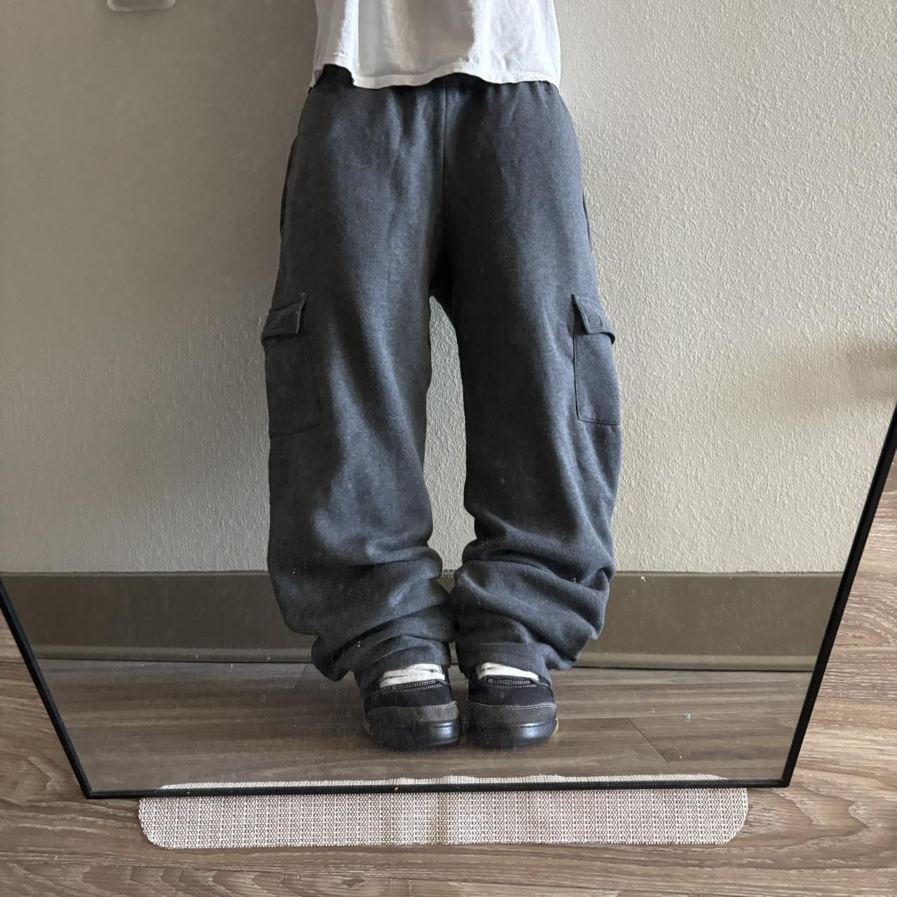 Japanese Brand Crazy Vintage Y2K/2000s Baggy Grey Skater Essential Cargo Sweatpants! Size L Size US 34 / EU 50 - 1 Thumbnail
