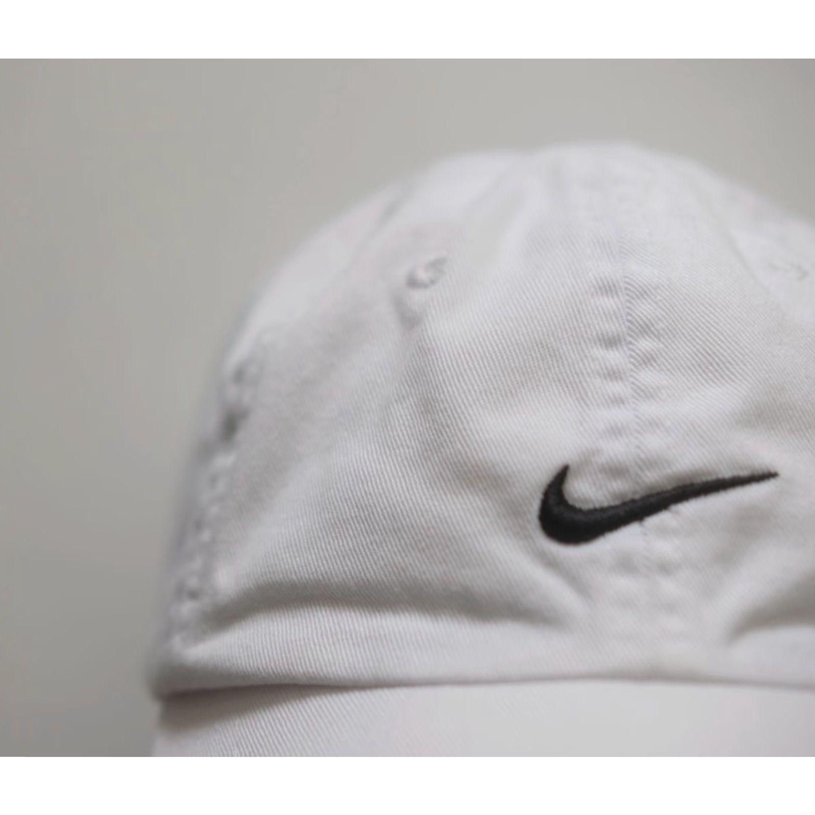 Nike VINTAGE Nike SPORTSWEAR MINI SWOOSH HAT CAP 90s Y2K ADJUSTABLE ONE SIZE MEN'S CAP White Baseball Hat Size ONE SIZE - 7 Thumbnail