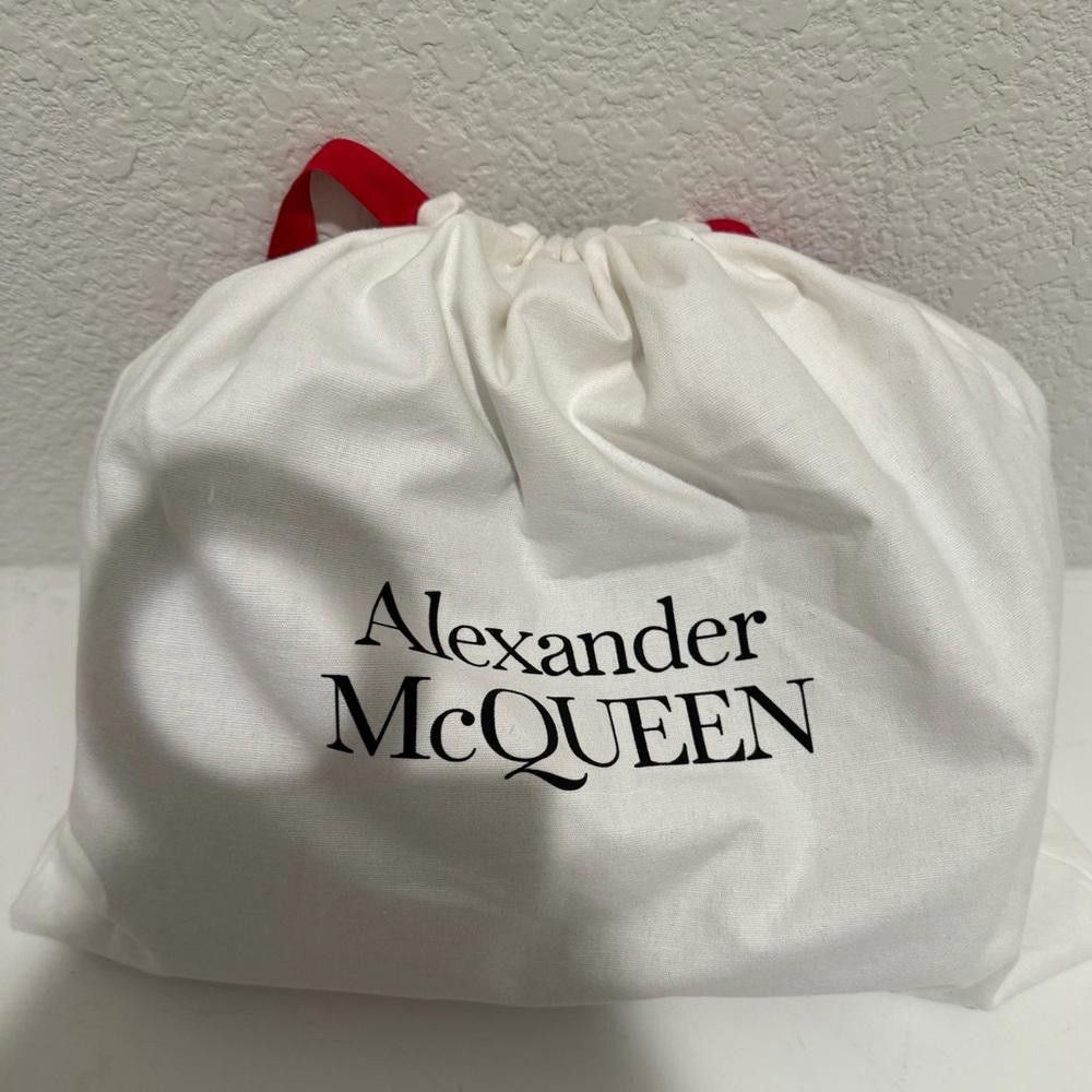 Alexander McQueen Alexander McQueen The Puffy Knuckle Skull Black Belt Bag Size ONE SIZE - 10 Thumbnail