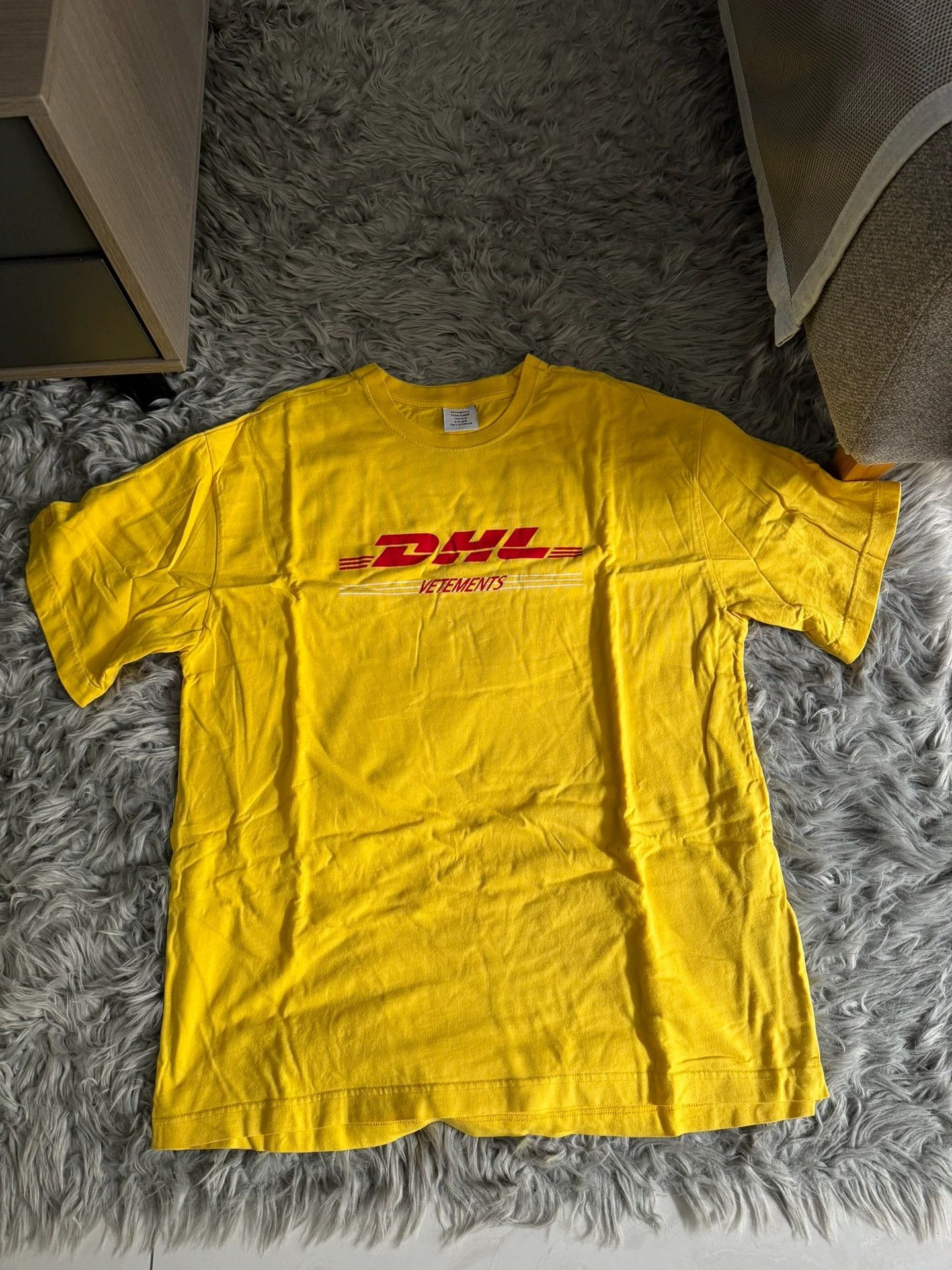 vetements DHL Tシャツ Of Course a DHL Exec Wore That Vetements DHL T-shirt | GQ