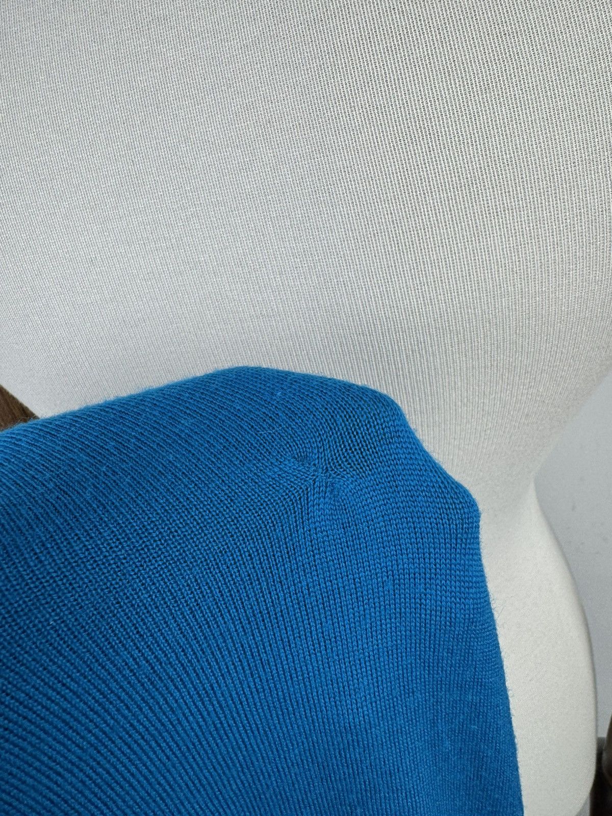 Barrie Men’s Barrie Scotland V-Neck Wool Sweater size 44 Size US XL / EU 56 / 4 - 6 Thumbnail
