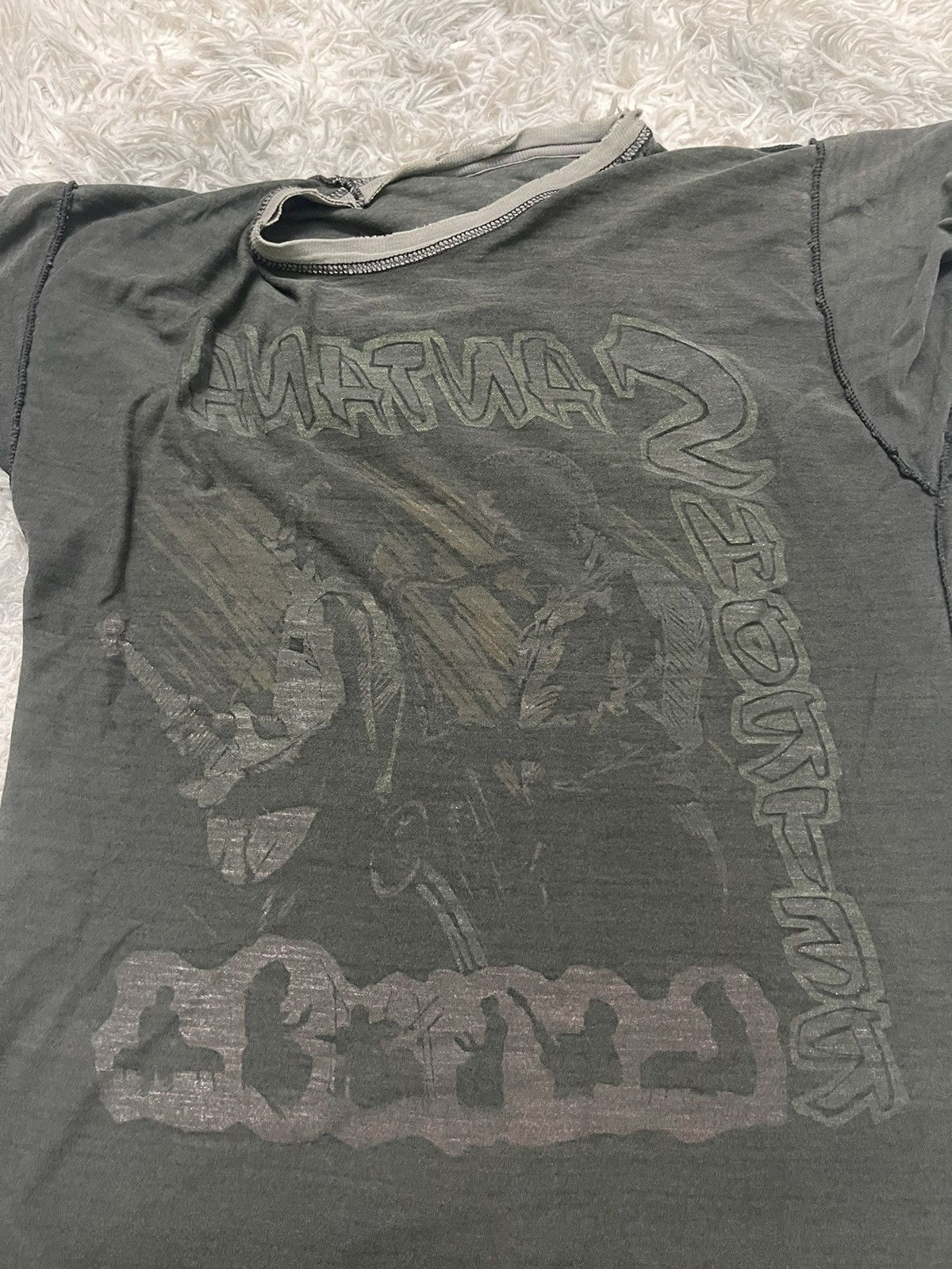 Band Tees VERY RARE 80s SANTANA ROCK TSHIRT DISTRESSED Size US M / EU 48-50 / 2 - 10 Thumbnail