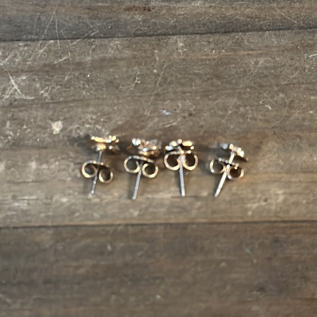 Vintage Vintage Avon gold tone bunnies and flower basket earrings Size ONE SIZE - 2 Thumbnail
