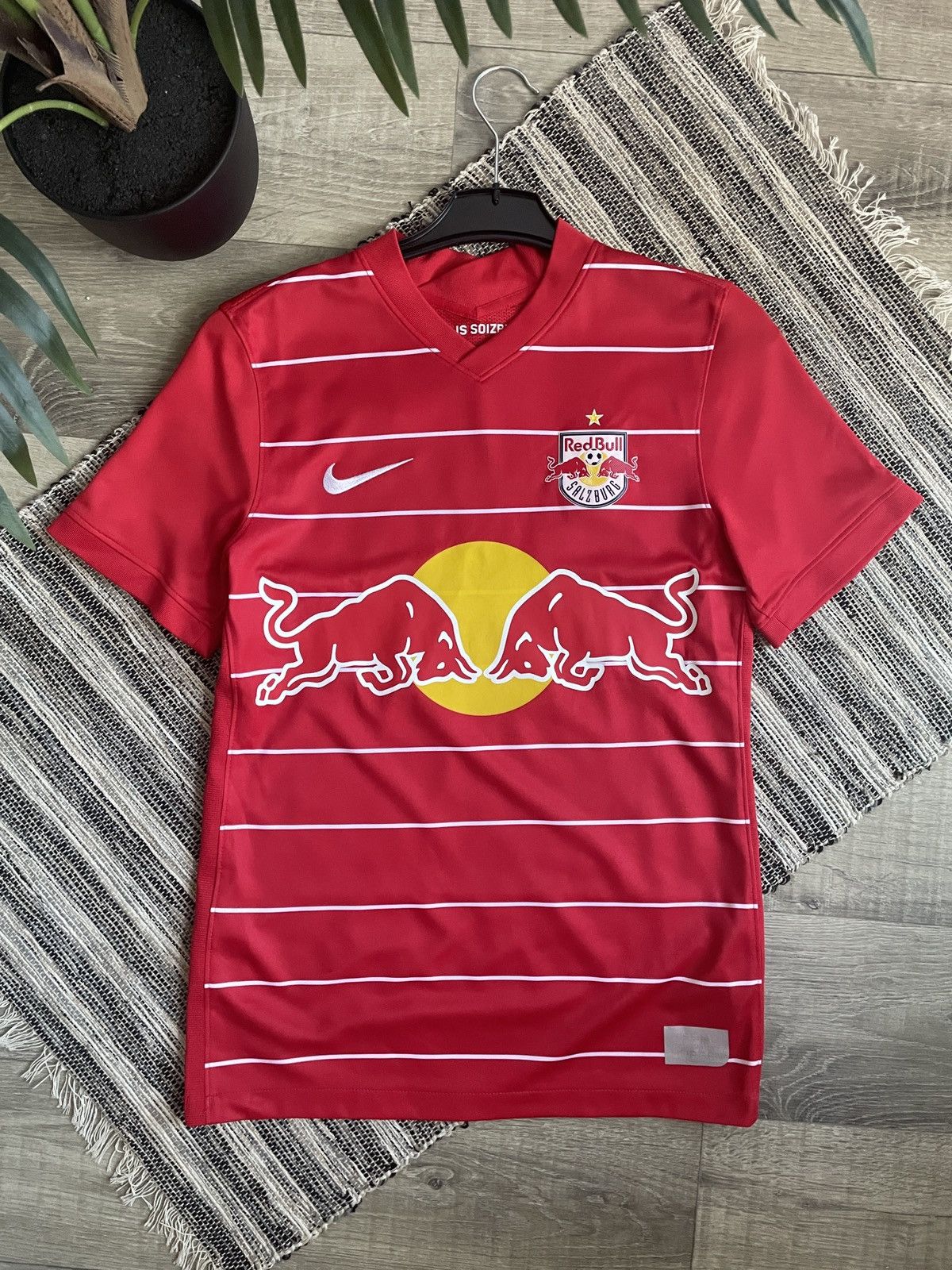 Nike 21/22 Red Bull Salzburg Home Jersey Nike Soccer SHIRT S Size US S / EU 44-46 / 1 - 1 Thumbnail