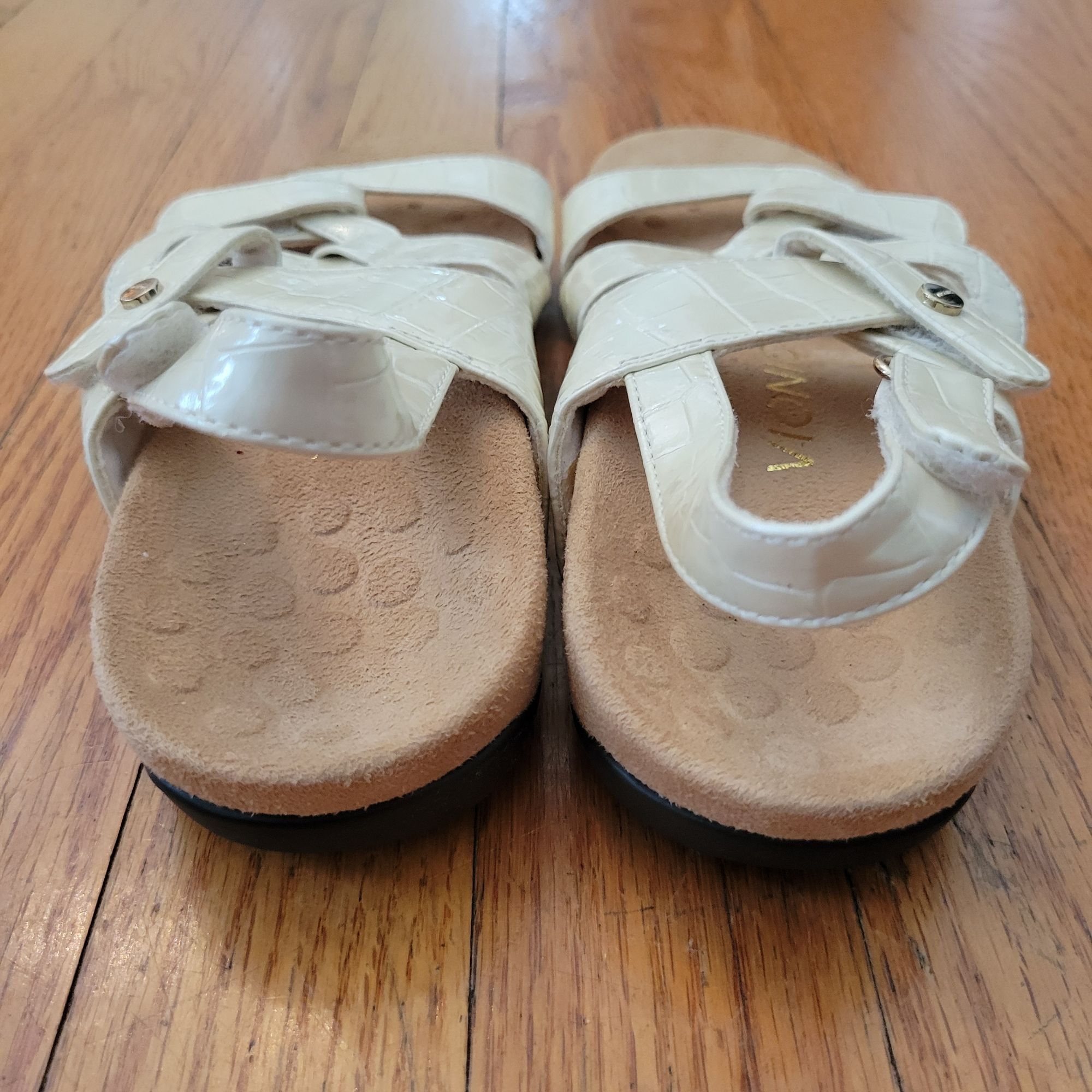 Vionic Vionic Cream Crocodile Embossed Open Toe Sandals 6 PAROS Bac Size US 6 / IT 36 - 4 Thumbnail