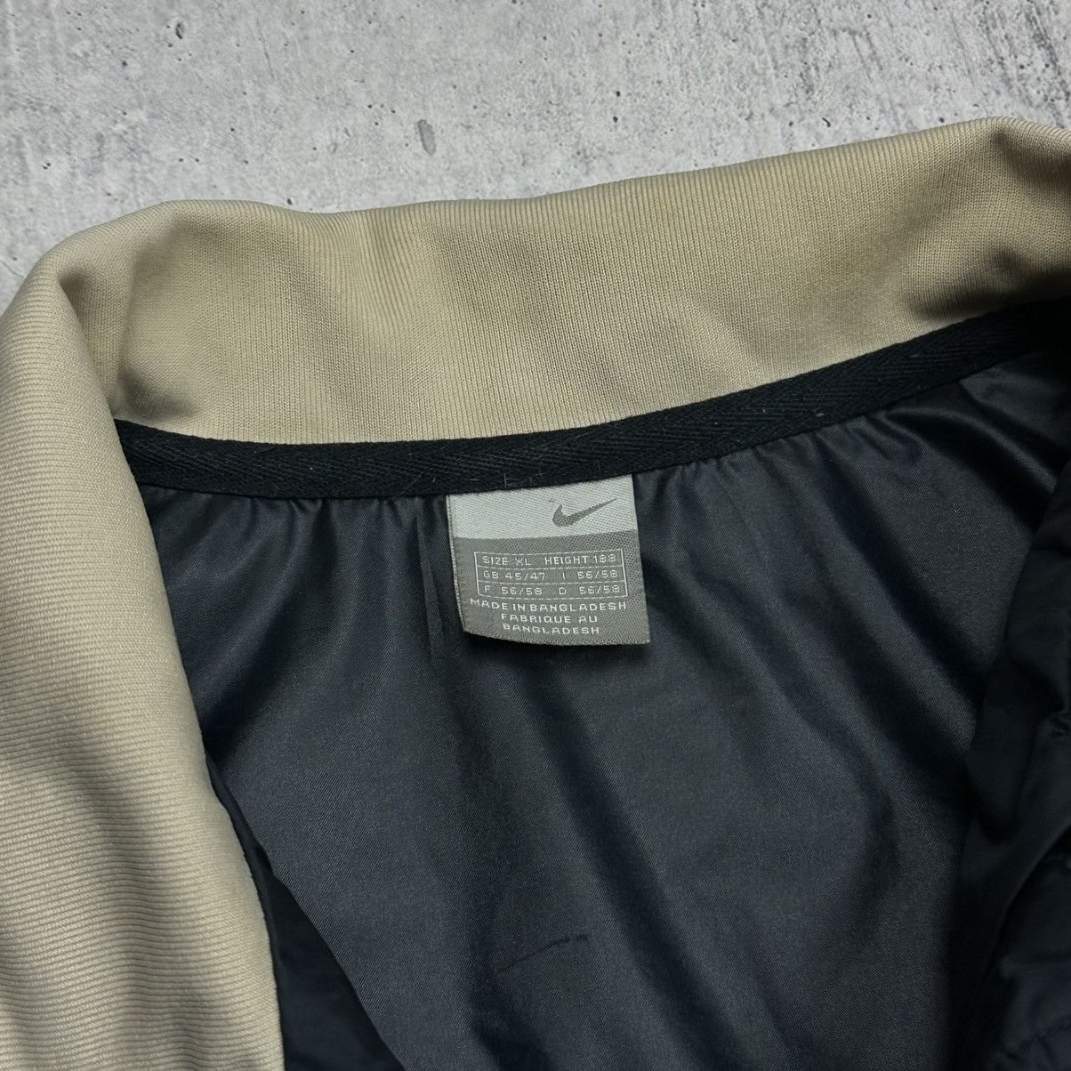 Nike × Vintage 90s Nike Swoosh Vintage Y2K Oversized Nylon Retro Jacket Size US XL / EU 56 / 4 - 4 Thumbnail
