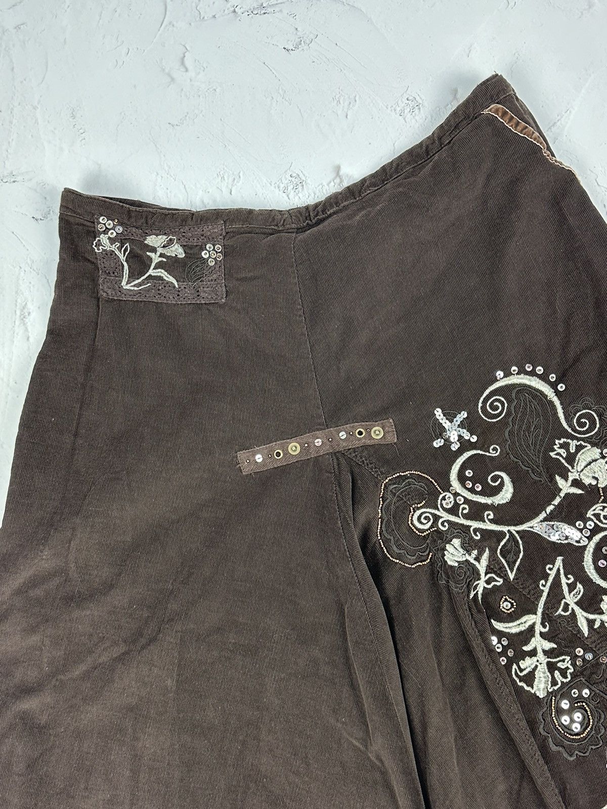 Vintage Vintage Corduroy Brown Midi Skirt Size 28" / US 6 / IT 42 - 4 Thumbnail