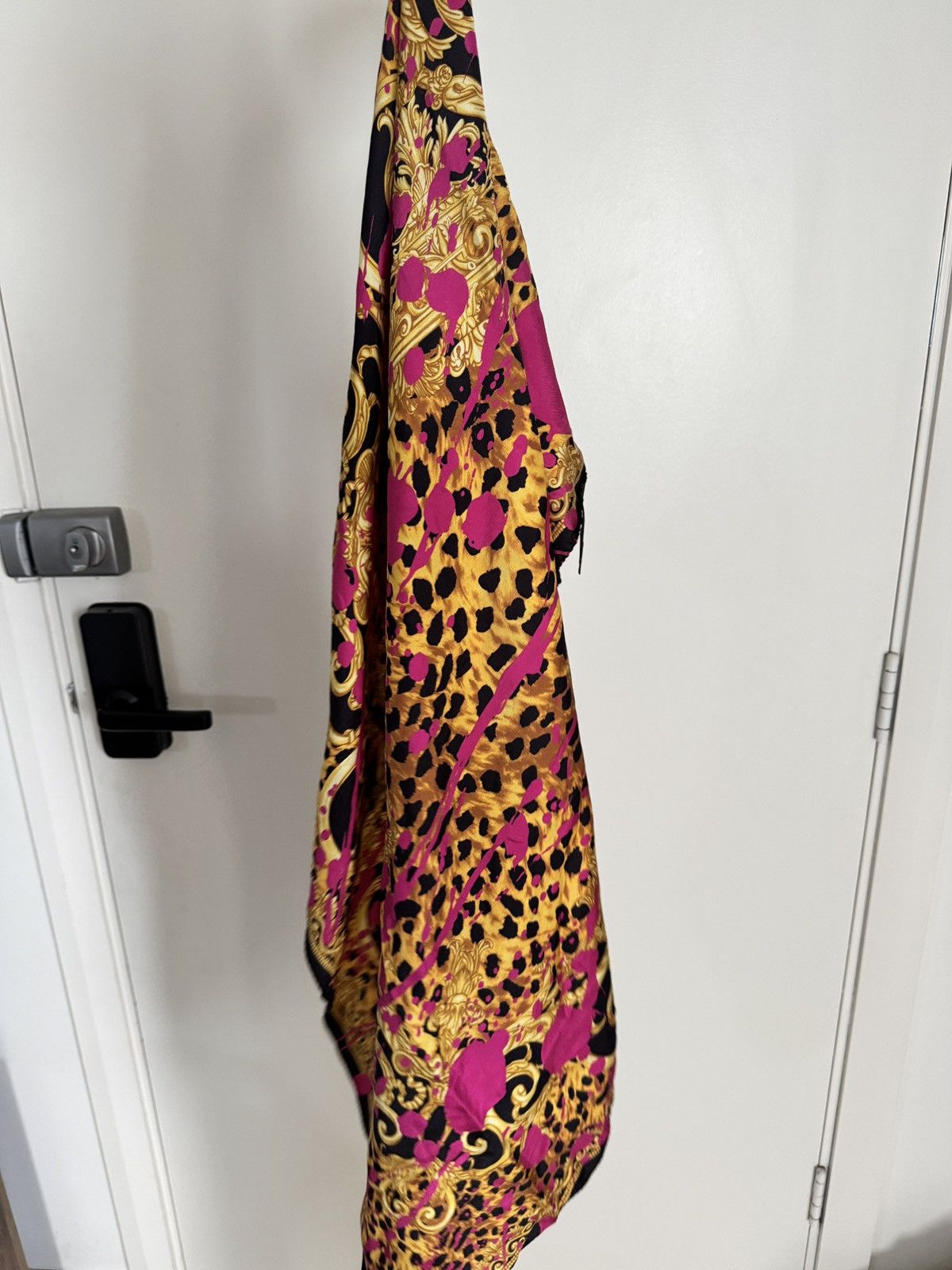 Versace Silk Scarf Neon Fuchsia Pink Gold Baroque Leopard Print 90cm Size ONE SIZE - 5 Thumbnail