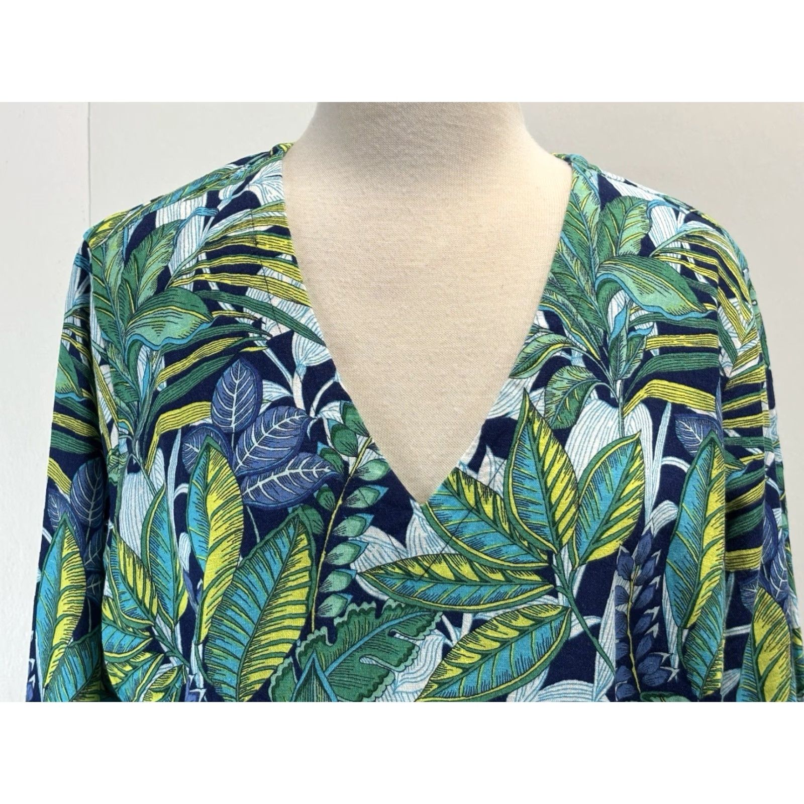 Soft Surroundings Soft Surroundings Tropical Linen Blend Shift Dress Plus Size 1X Multicolor Bell Sleeve Vacation Resort Womens Size XL / US 12-14 / IT 48-50 - 5 Thumbnail
