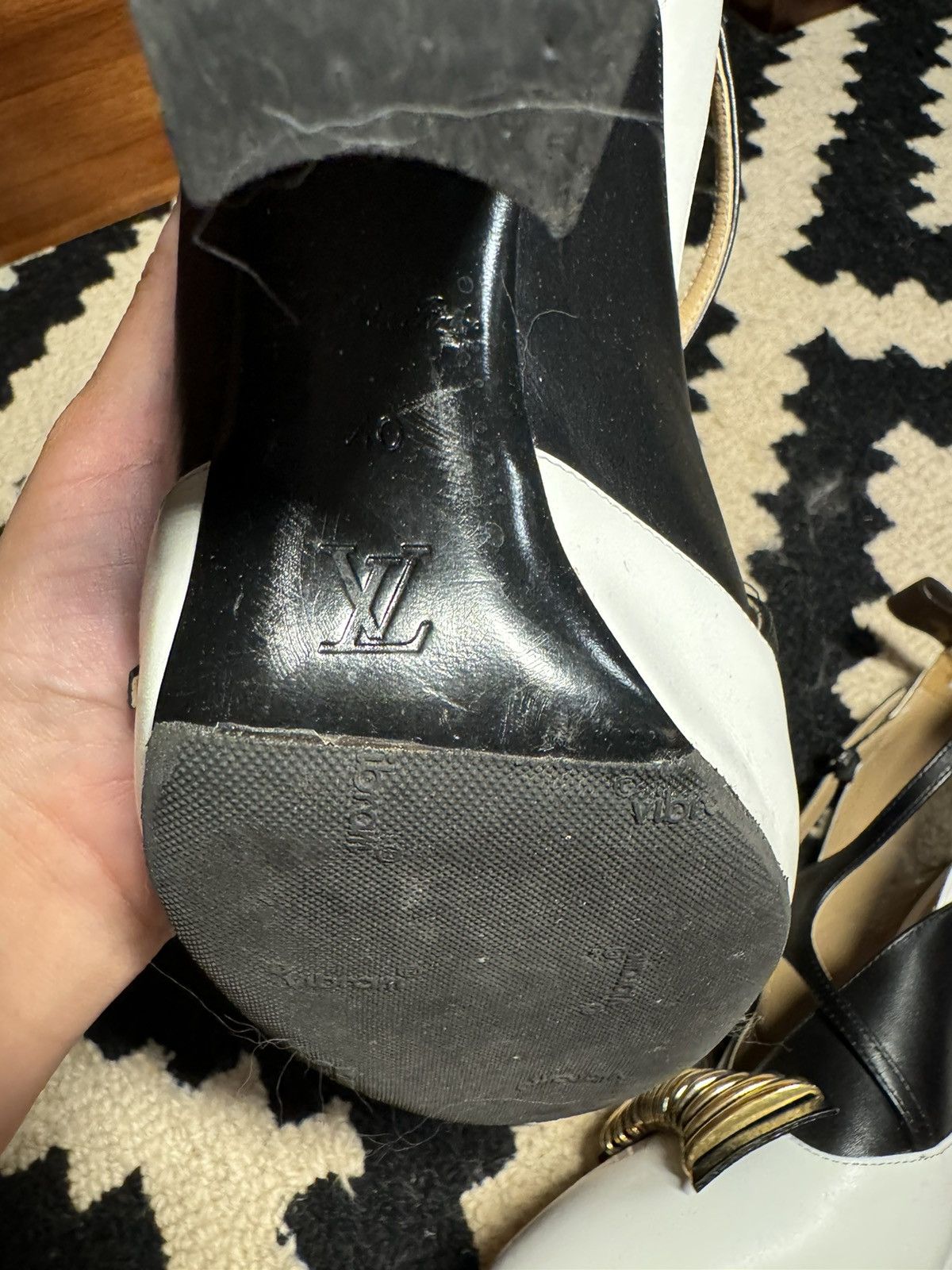 Louis Vuitton Louis Vuitton White/Black Leather Headline Slingback Pumps Size US 10 / IT 40 - 9 Thumbnail
