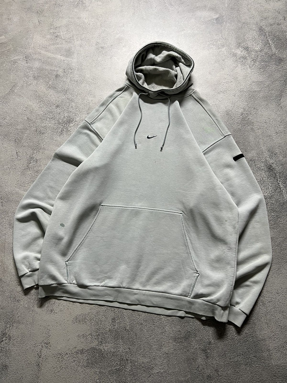 Vintage Vintage Y2k Nike 🩶 Faded Centre Mini Swoosh Hoodie 00’s Size US XL / EU 56 / 4 - 4 Thumbnail