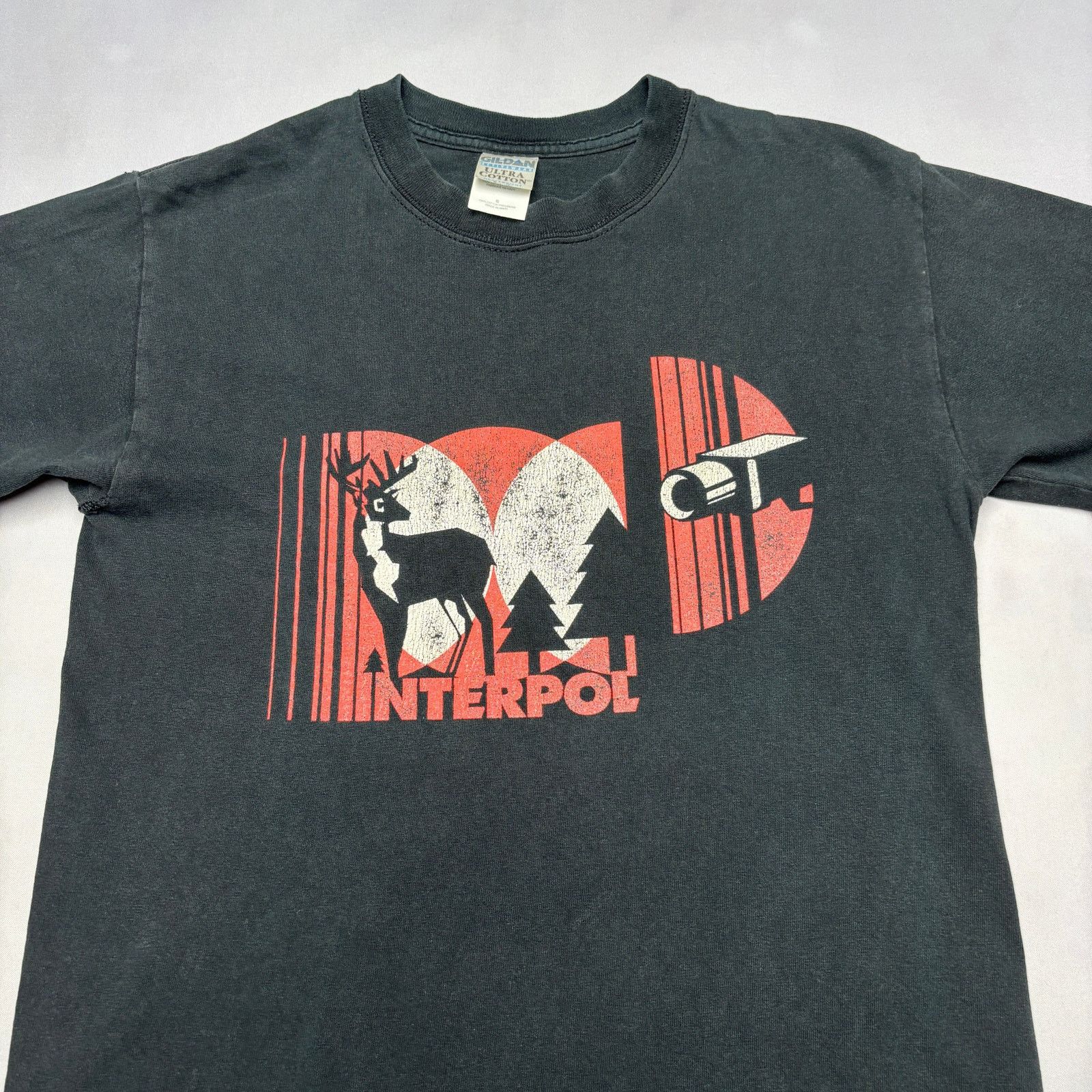 Gildan × Vintage Vintage Y2K Interpol Antics Era Distressed Shirt Men's S Size US S / EU 44-46 / 1 - 2 Thumbnail