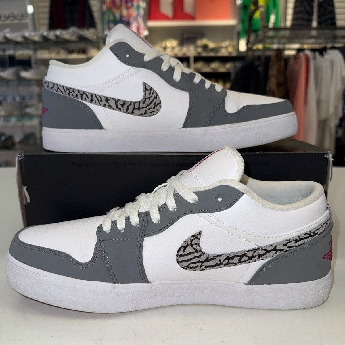 Jordan Brand × Nike Size 9.5 - Air Jordan 1 V.2 Low Leather White - 584794-105 Size US 9.5 / EU 42-43 - 2 Thumbnail