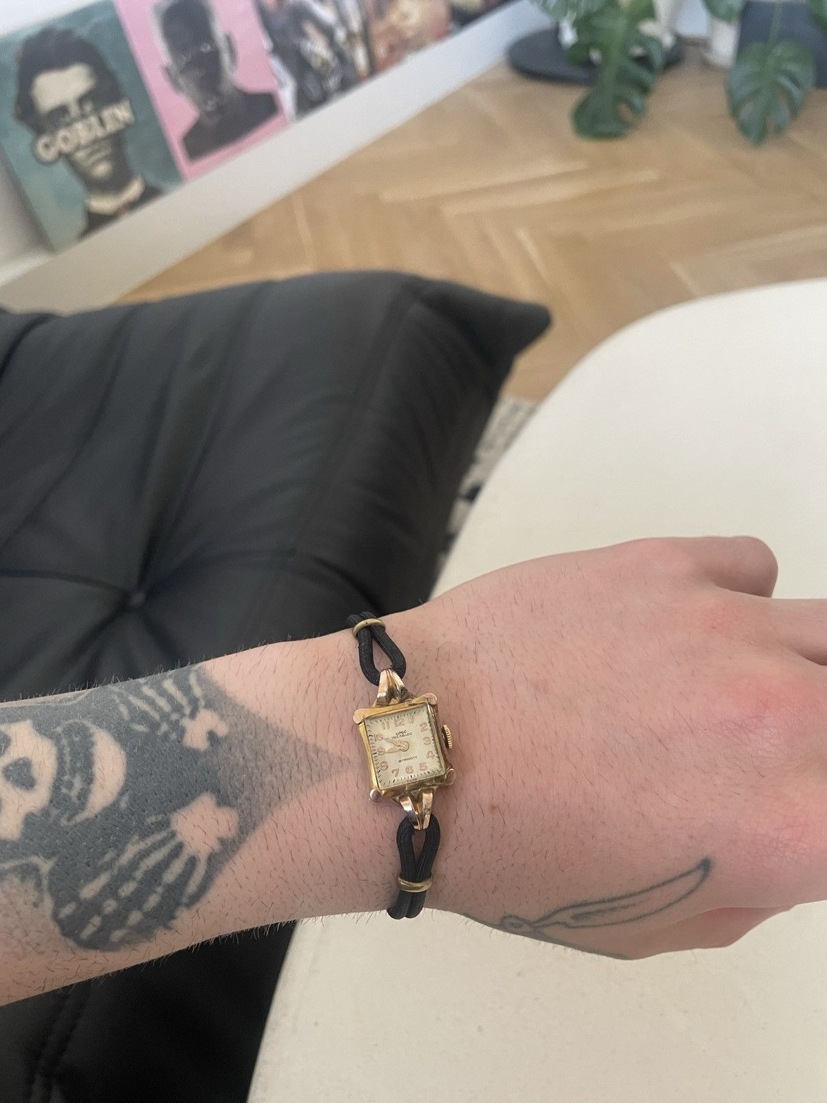 Vintage 90s Vintage Wec Incabloc Swiss Women Watch Classy Gold Black Size ONE SIZE - 1 Thumbnail