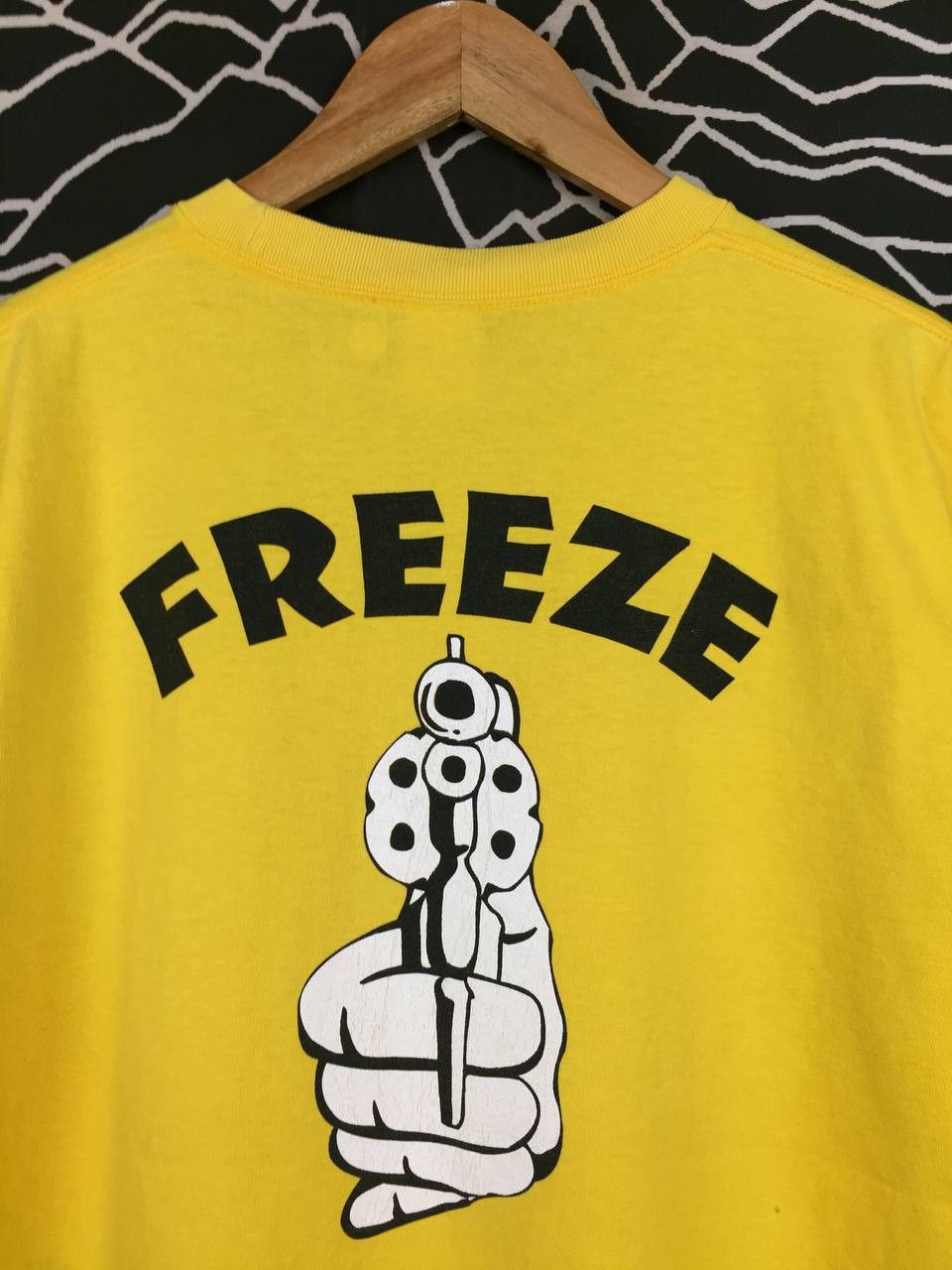 Vintage Vtg 90s FREEZE Gun Graphic T-Shirt Believe Yourself Tee Size US L / EU 52-54 / 3 - 9 Thumbnail