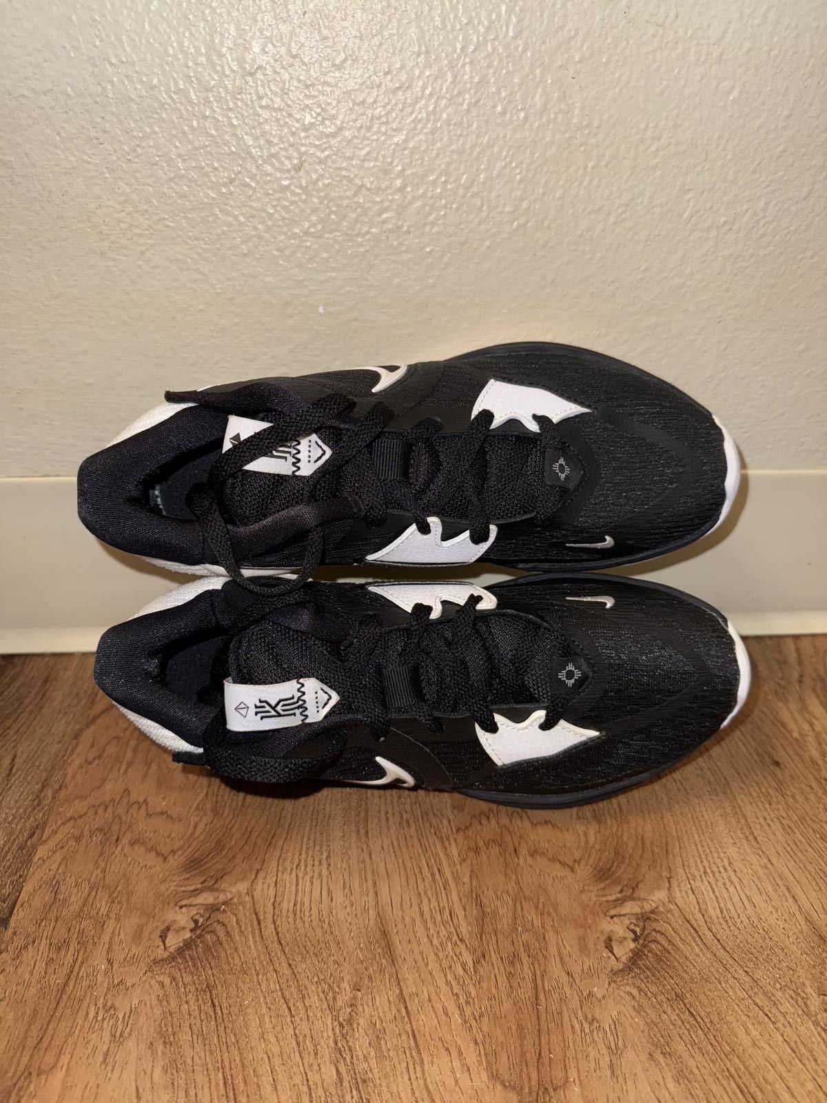 Nike Kyrie 5 Low TB Black White