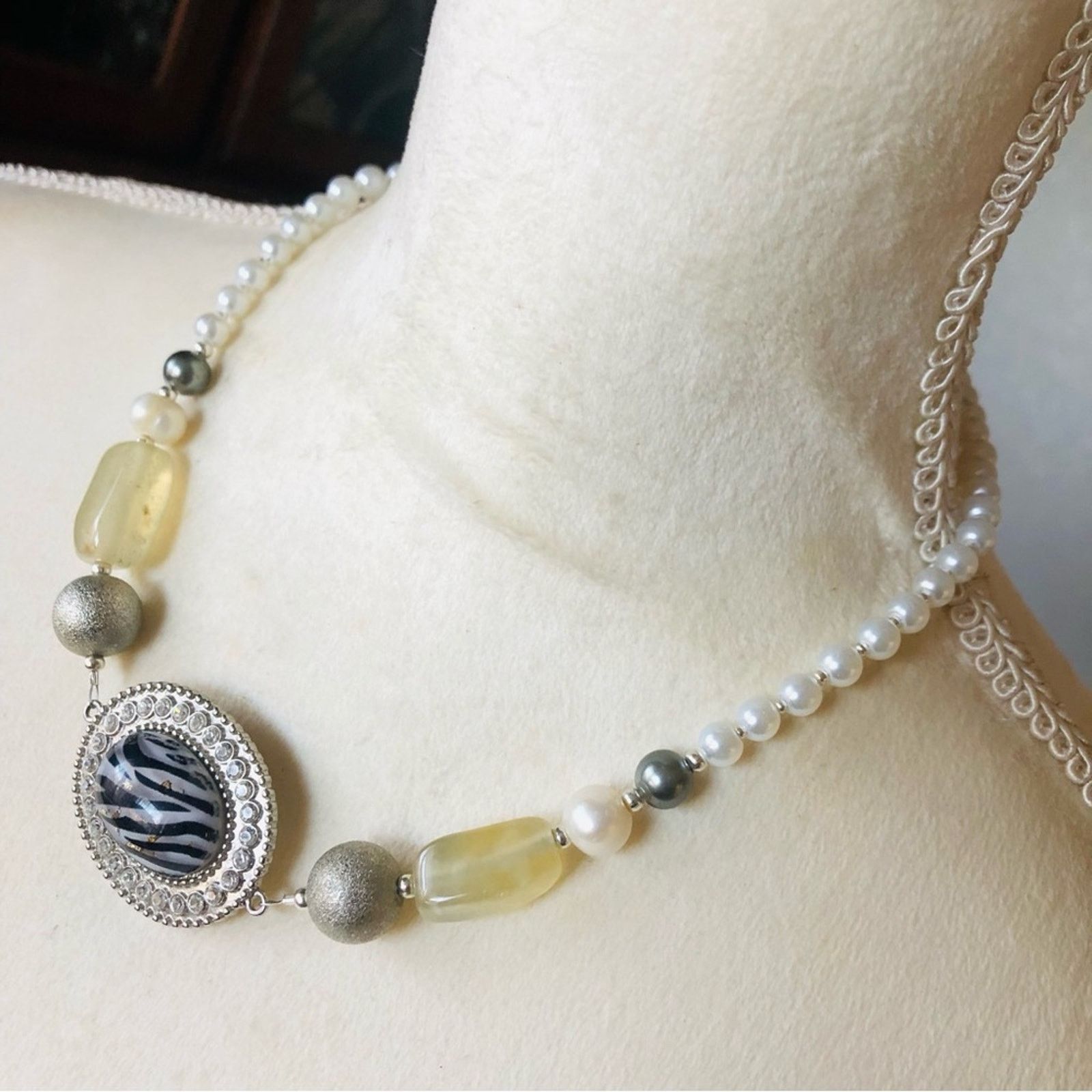 Handmade Handcrafted repurpose animal print halo Pearl necklace Size ONE SIZE - 4 Thumbnail