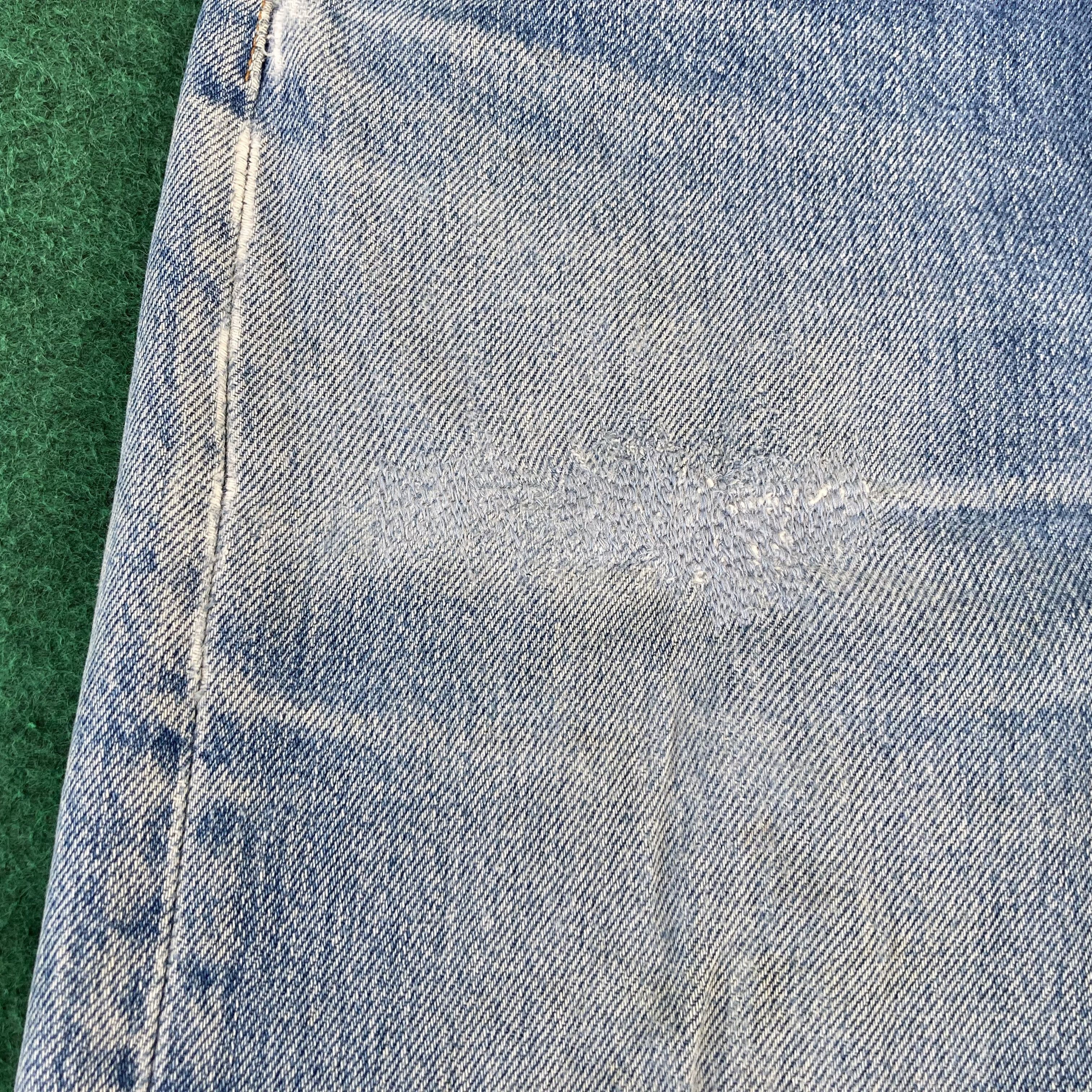 Levi's 35x37 Vtg Levis 501xx Distressed Ripped Light Wash Jeans Size US 35 - 10 Thumbnail