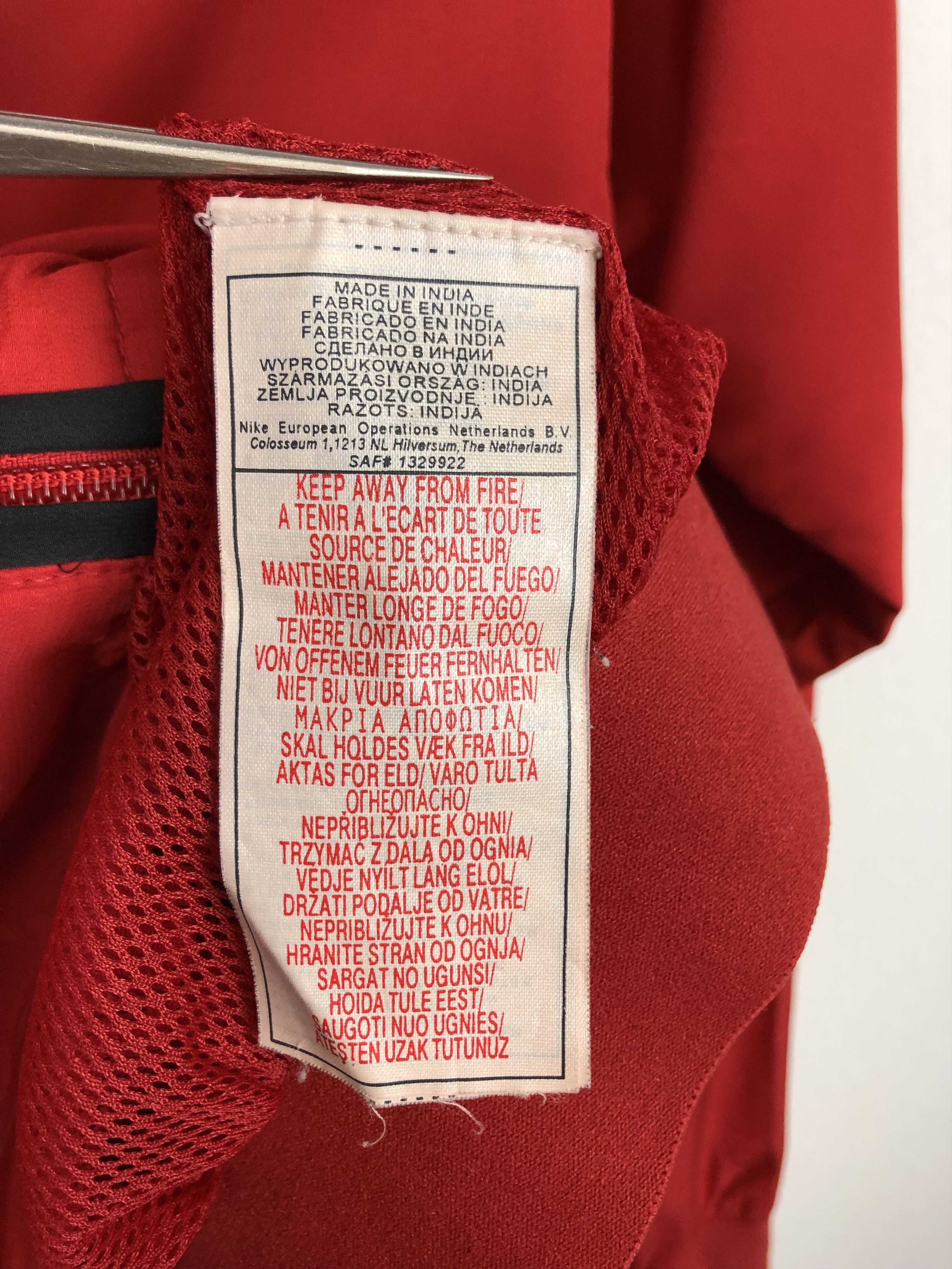 Nike Vintage Nike Manchester United Football Train Jacket Soccer Size US S / EU 44-46 / 1 - 14 Thumbnail