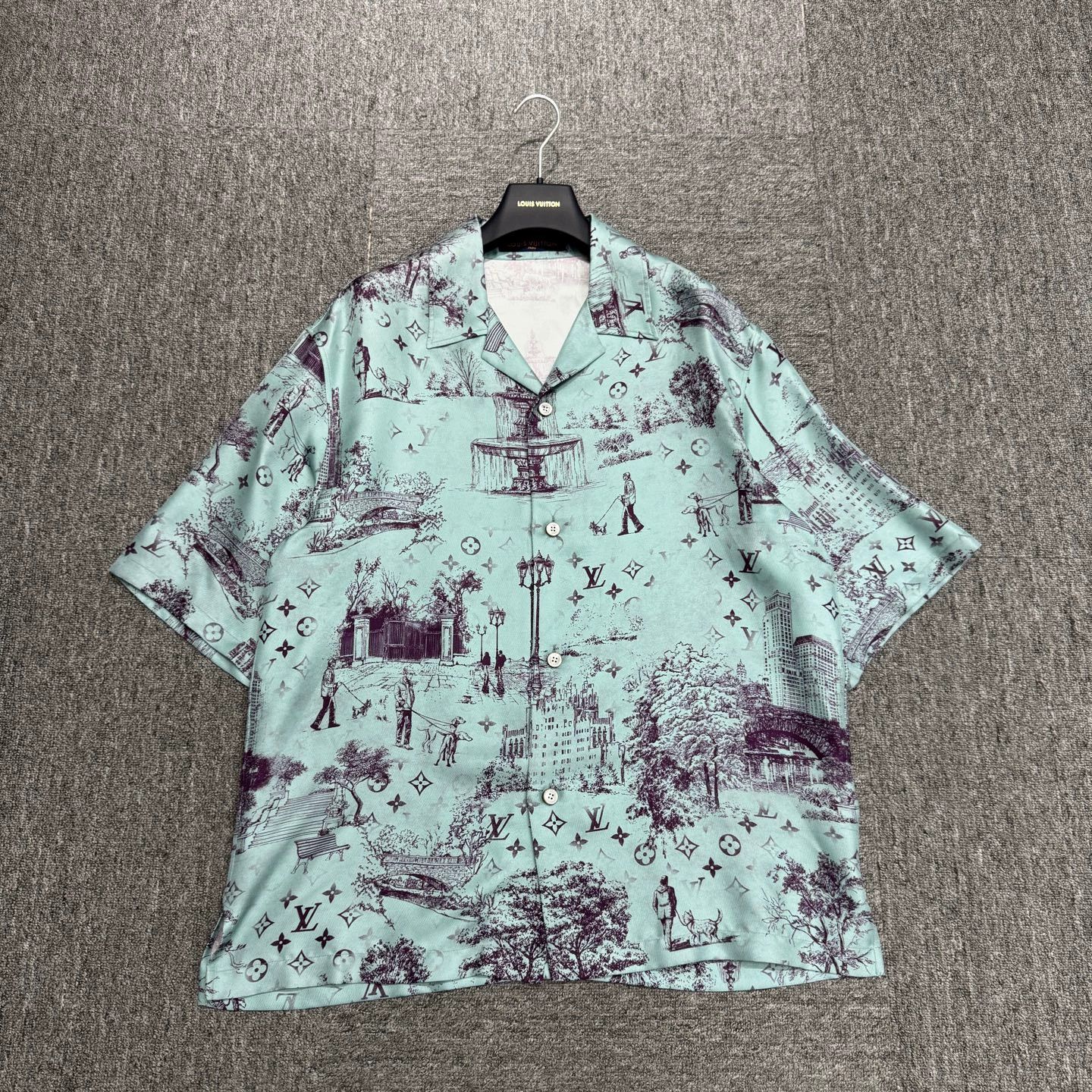 Louis Vuitton LV Gradient Monogram Short Sleeve Shirt M Size US M / EU 48-50 / 2 - 1 Thumbnail