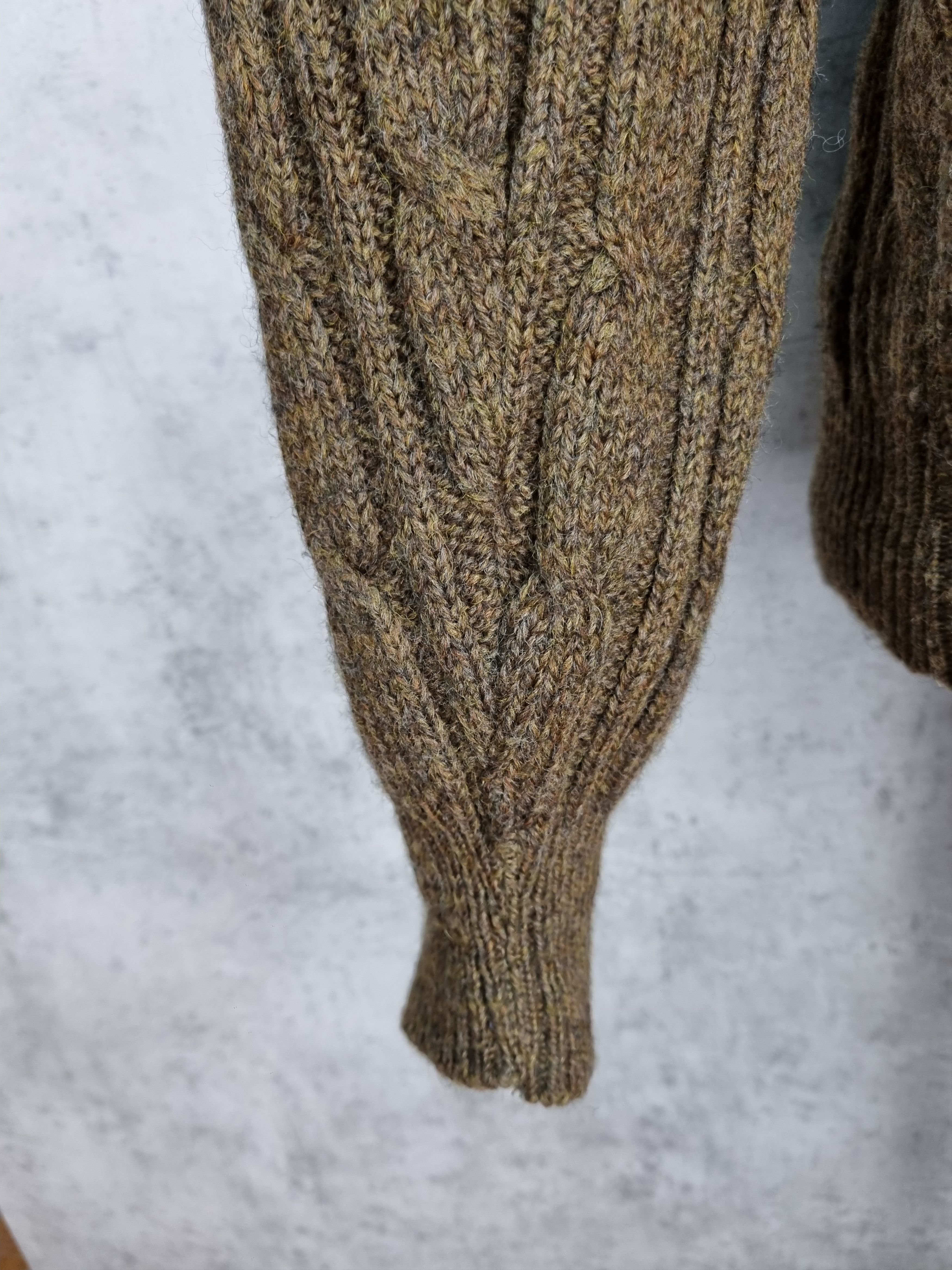 L.L. Bean L.L.Bean Virgin Wool Cable Knitted Cardigan Size US M / EU 48-50 / 2 - 12 Thumbnail