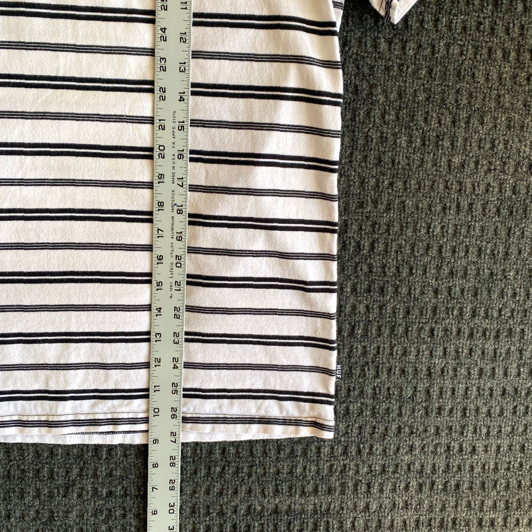 Huf HUF T-Shirt Striped White Black Crew Neck M Mens 90s Streetwear Skateboarding Sports Logo Vintage: No Size US M / EU 48-50 / 2 - 7 Thumbnail