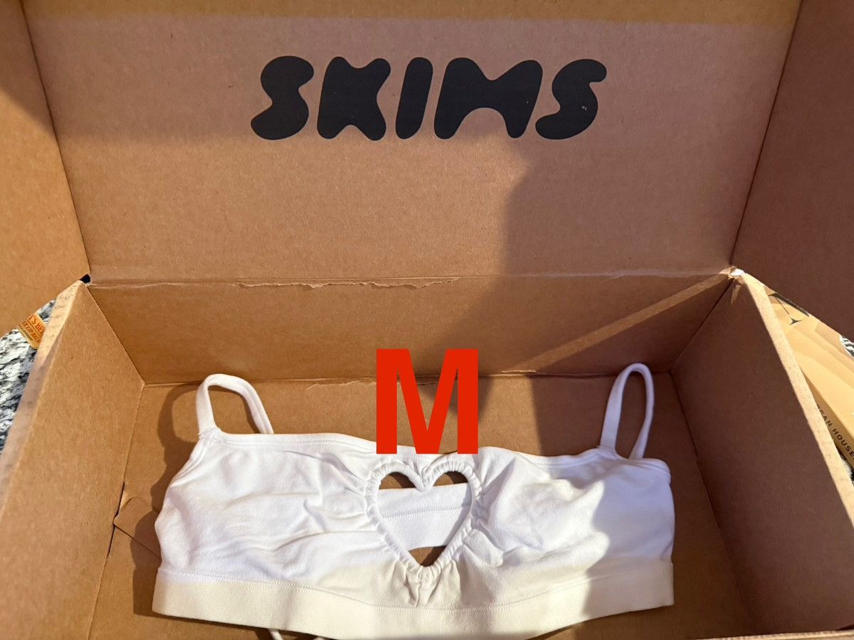 Kim Kardashian × SKIMS Skims Cotton Jersey Heart Scoop Bralette Snow Medium Size ONE SIZE - 1 Thumbnail