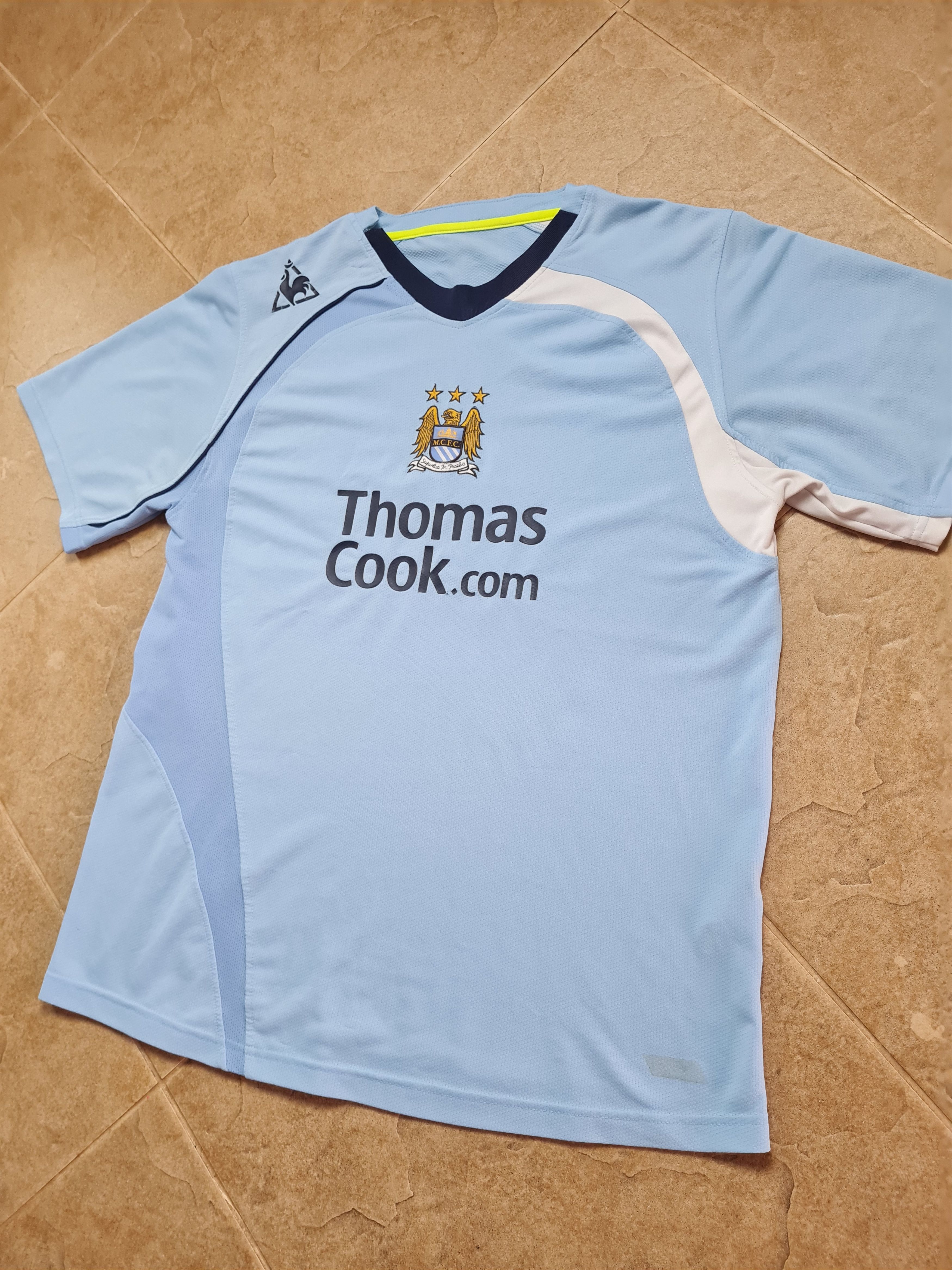 Le Coq Sportif Manchester City 08/09 #2 Richards Le Coq Sportif Thomas Cook Size US XL / EU 56 / 4 - 6 Thumbnail