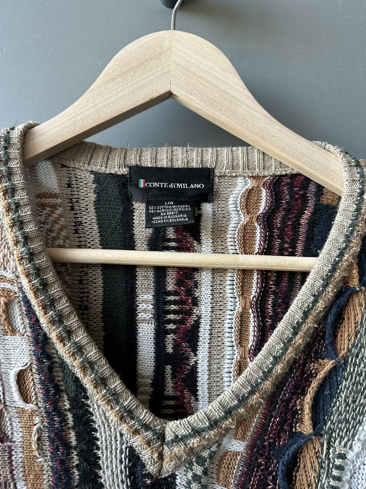 Vintage Vintage Coogi Inspired 3D Knit Pattern V-Neck Sweater Size US L / EU 52-54 / 3 - 3 Thumbnail