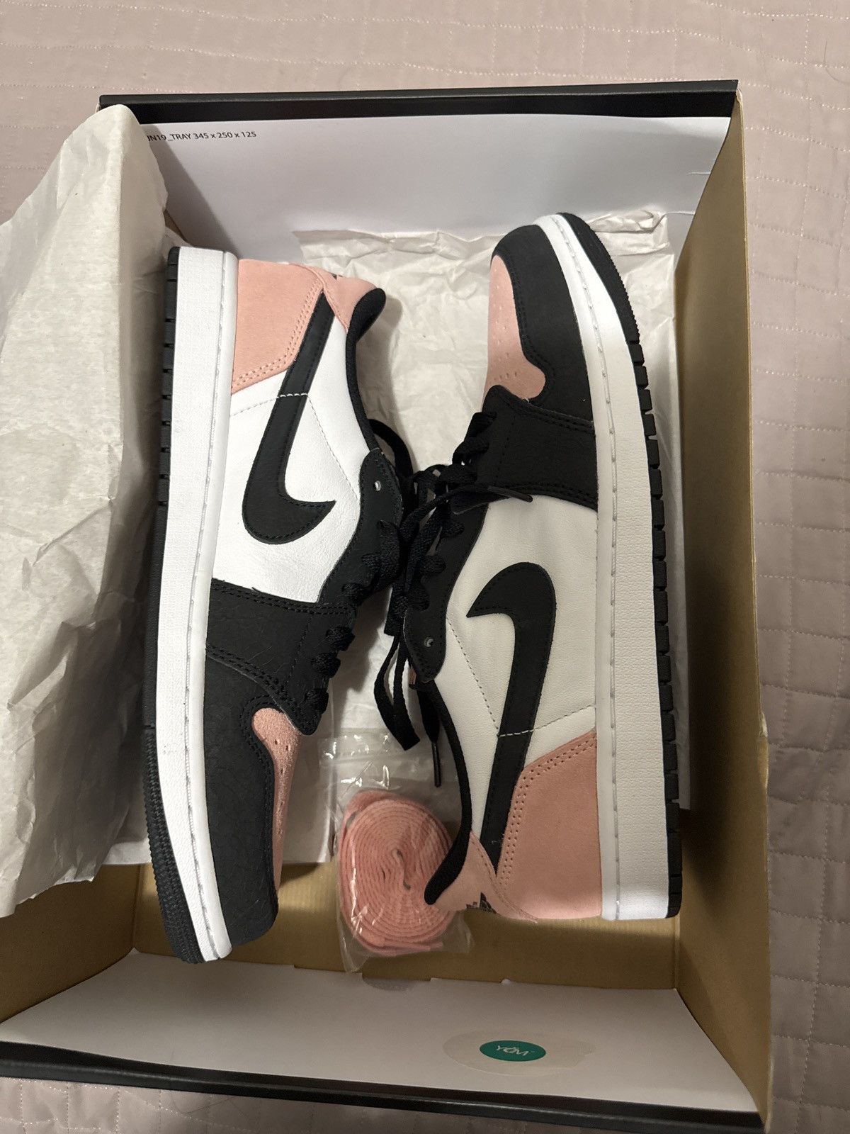 Nike Black/bleached coral white Size US 10.5 / EU 43-44 - 3 Thumbnail