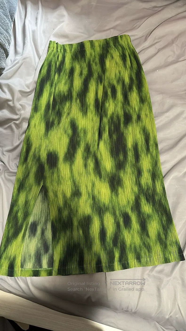 Issey Miyake Issey Miyake size:3 Green Skirt Size 22" - 1 Thumbnail