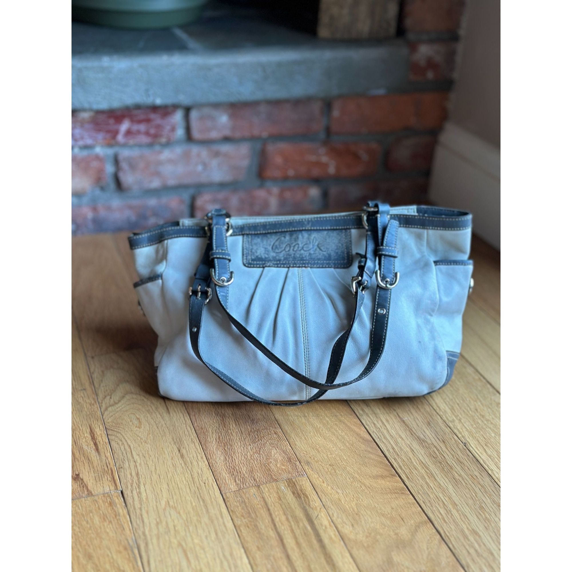 Coach COACH WHITE/ GREY LEATHER SOHO HOBO BAG HANDBAG, VINTAGE Size ONE SIZE - 1 Thumbnail