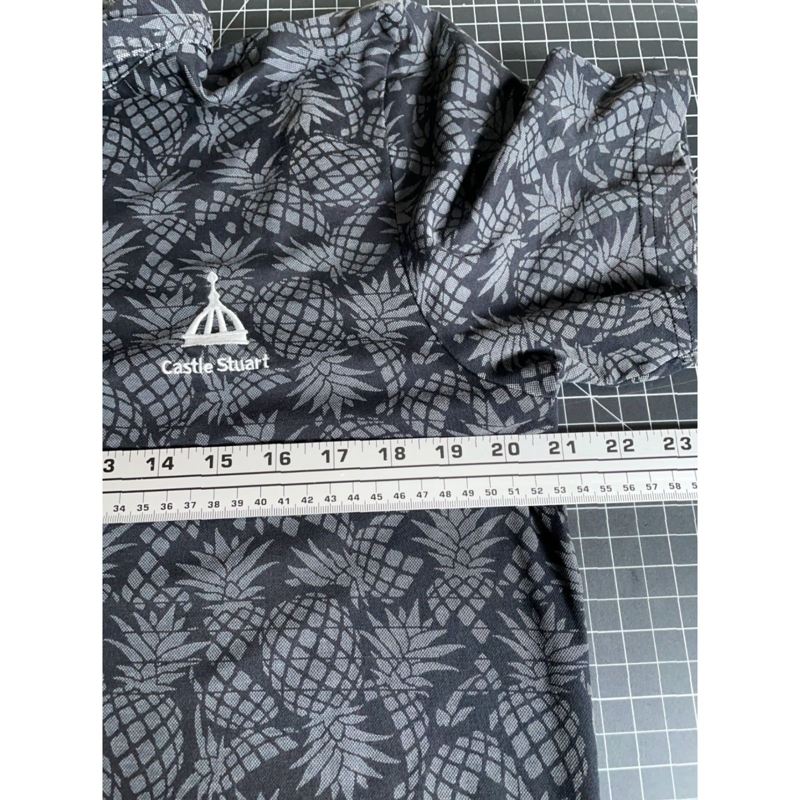 TravisMathew Travis Mathew Polo Shirt Men's Large Black Gray Pineapple Print Cotton Blend Polo Shirt Mens Large Black Pineapple Print Cotton Blend Size US L / EU 52-54 / 3 - 5 Thumbnail