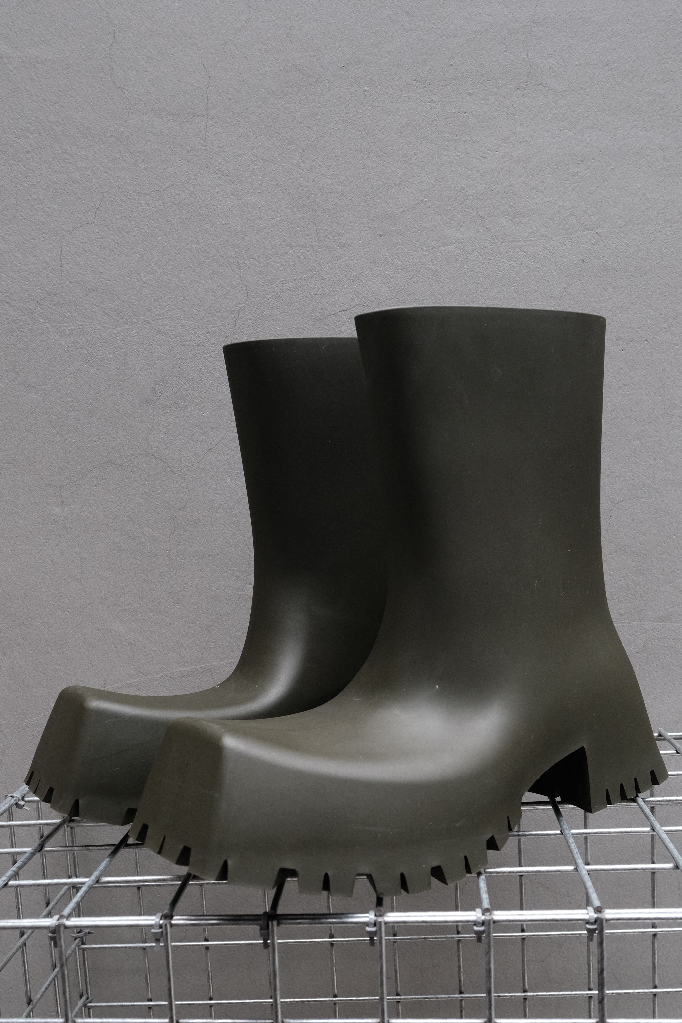Balenciaga BALENCIAGA Trooper Rubber Bootie Size US 10 / EU 43 - 1 Thumbnail