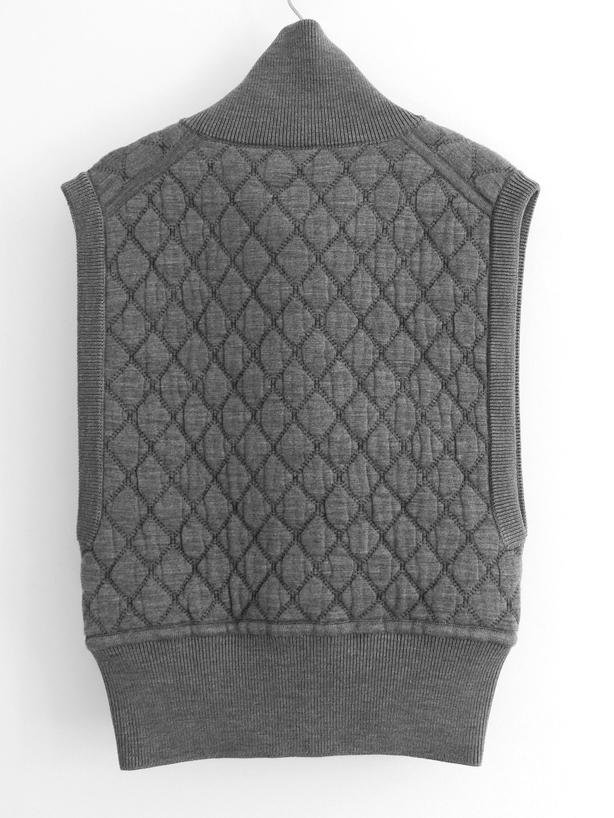 Hermes Hermes Quilted Sleeveless Gilet Vest Grey Zip Jacket Size XS / US 0-2 / IT 36-38 - 4 Thumbnail