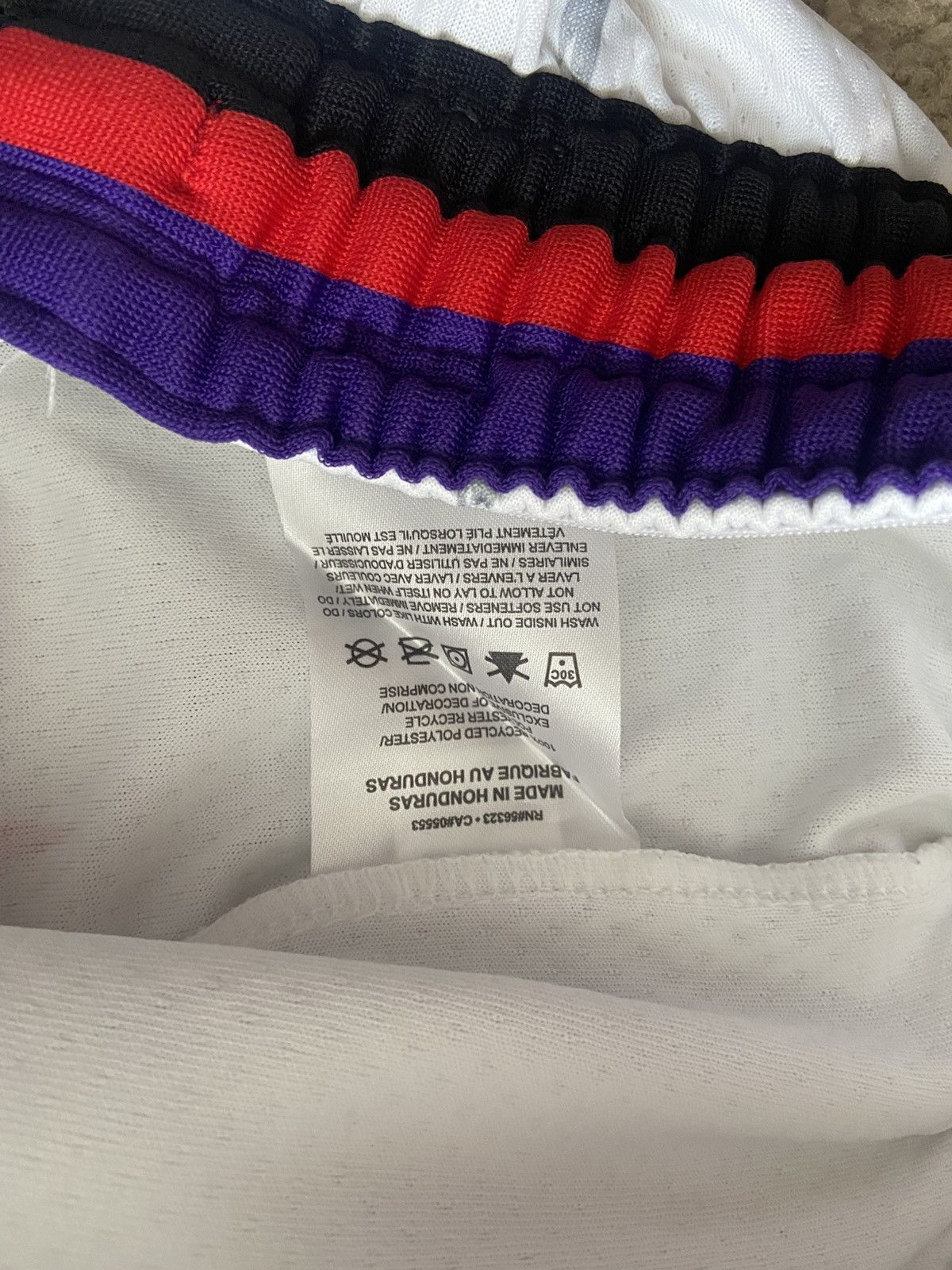 Nike Nike Toronto Raptors Retro Shorts Size US 34 / EU 50 - 4 Thumbnail