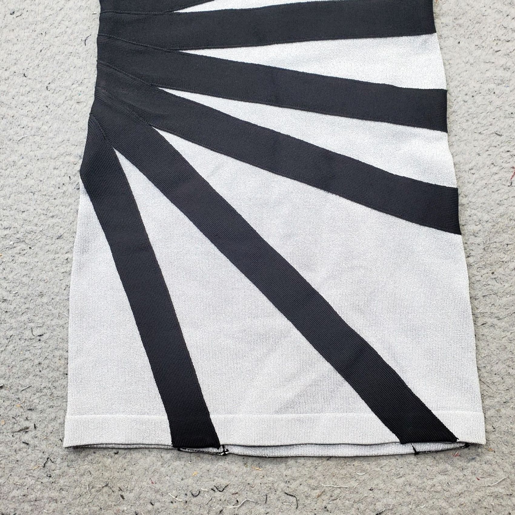 Bebe bebe Bodycon Dress Womens XS Silver Black Striped Halter Neck Back Zip Shirt Sleeveless Knee Length Formal Party/Cocktail Womens XS Silver & Black Size XS / US 0-2 / IT 36-38 - 7 Thumbnail