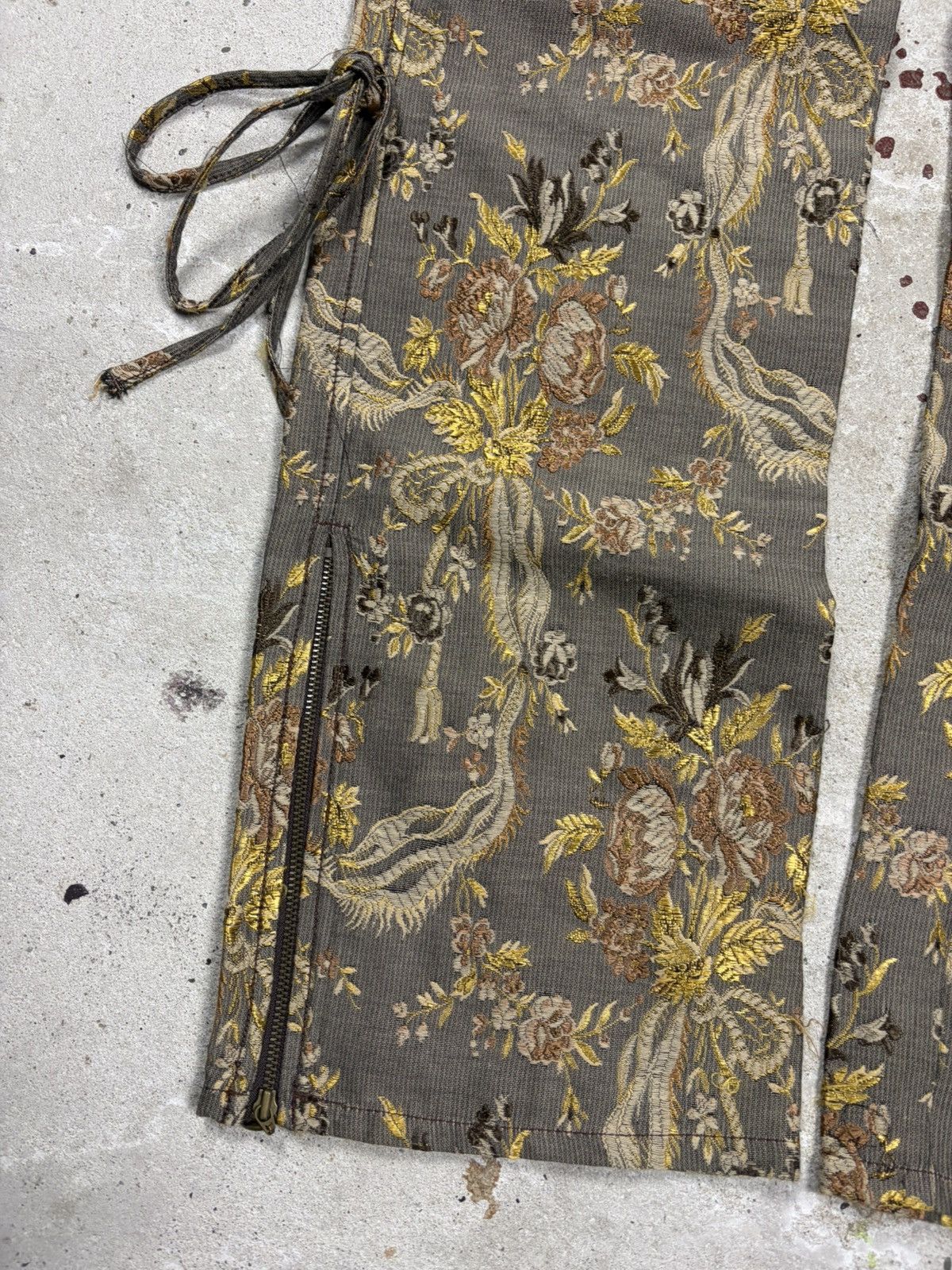 Roberto Cavalli Vintage 2000s Roberto Cavalli Class Floral Cargo Pants Size 30" / US 8 / IT 44 - 3 Thumbnail