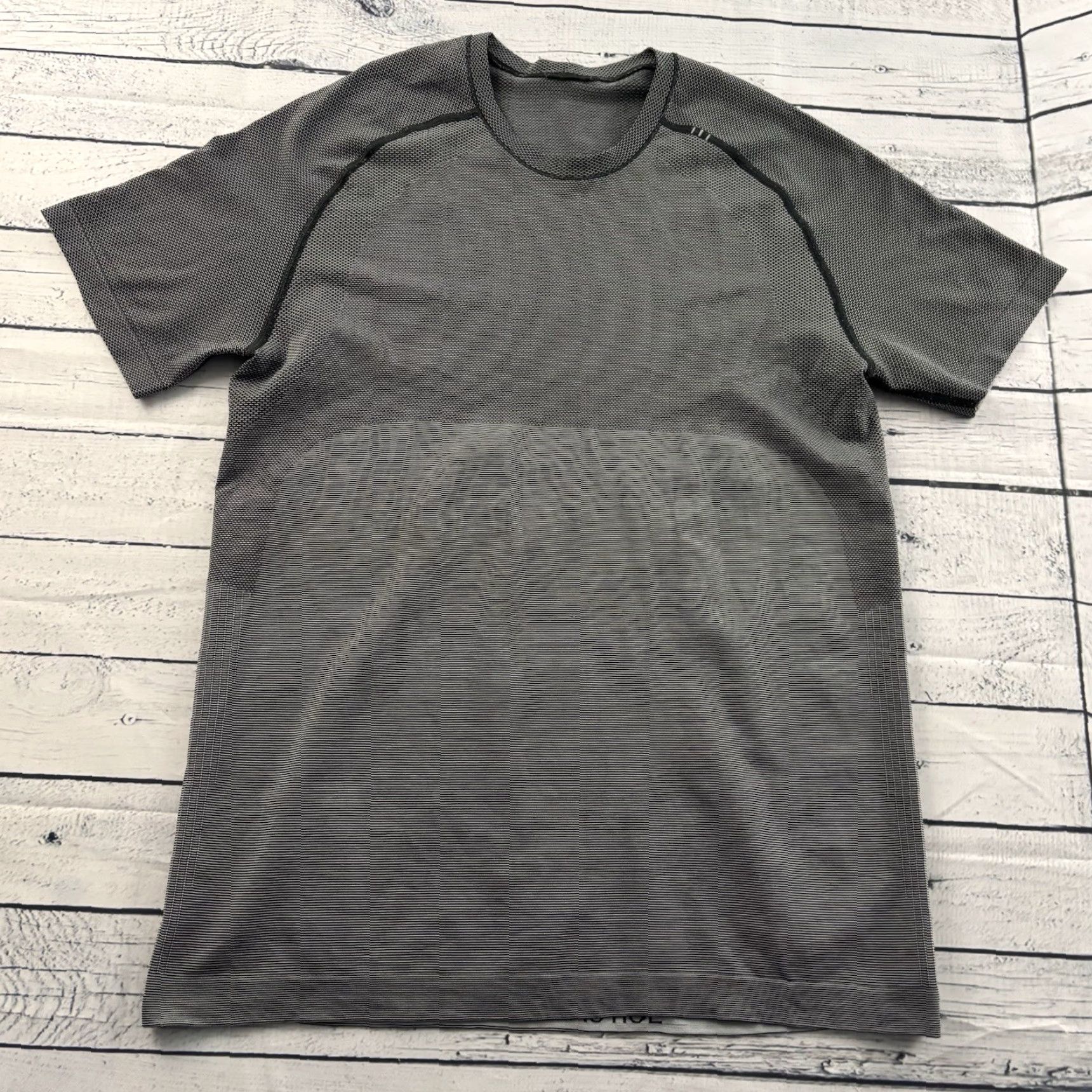 Lululemon Lululemon Short Sleeve Seamless Athletic Shirt Men’s Small Gray T-Shirt Athletic Size US S / EU 44-46 / 1 - 2 Thumbnail