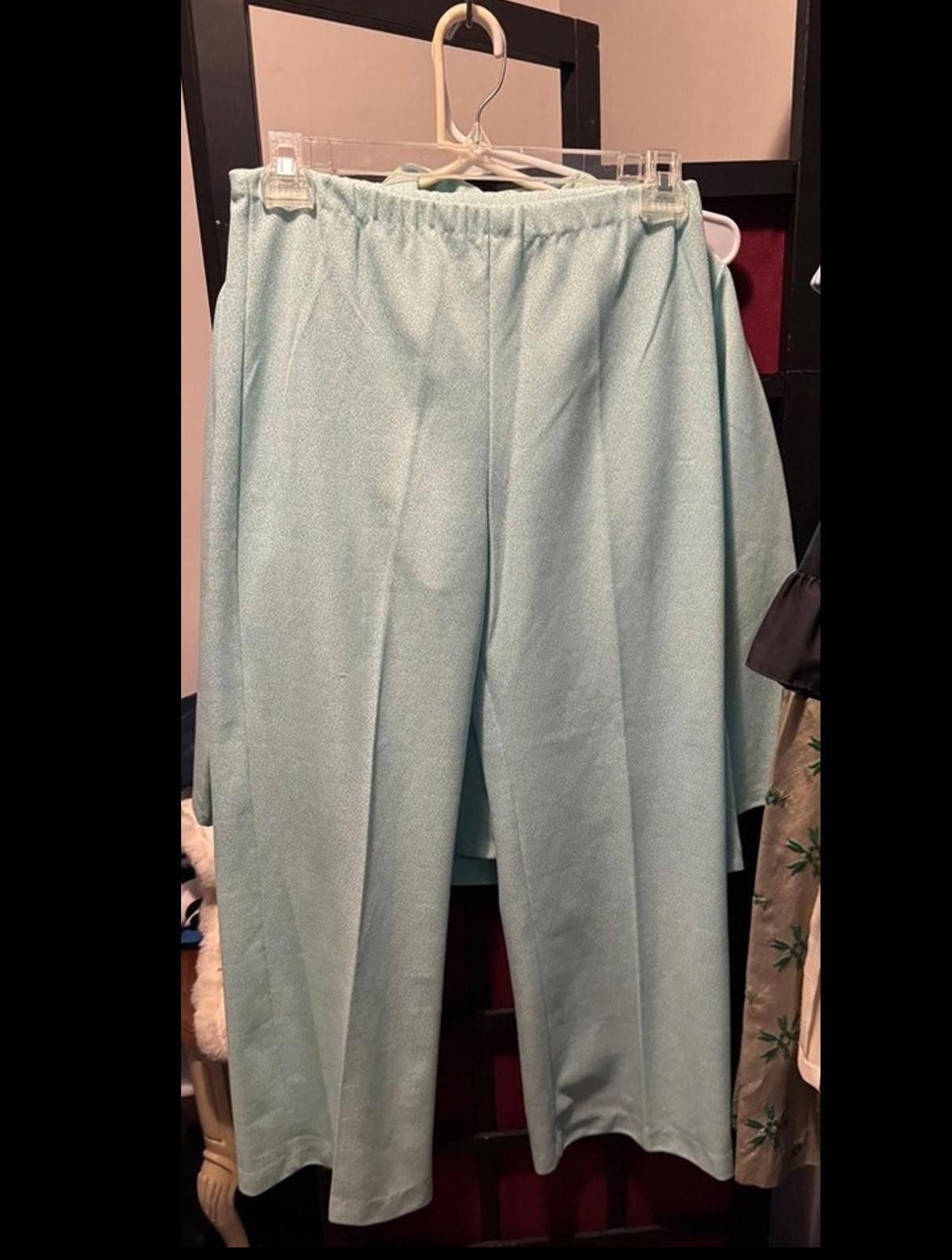 Designer Vintage 1970s Mint Green Polyester Two-Piece Suit set Size 36" / US 14 / IT 50 - 5 Thumbnail