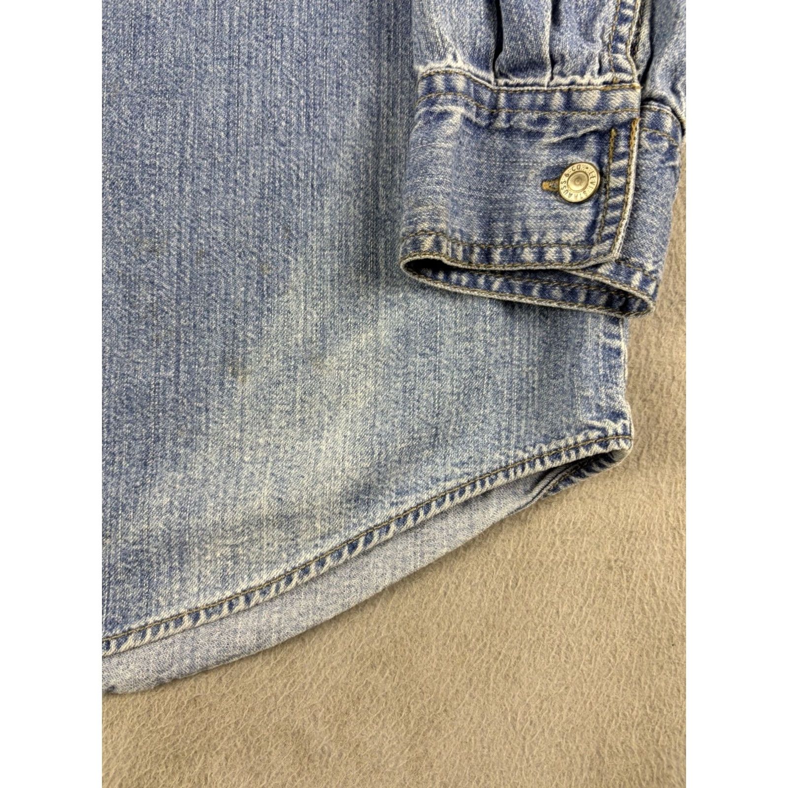 Levi's VINTAGE Levi’s Denim Shirt Men’s Size M Long Sleeve 90s Button-Up Blue Size US M / EU 48-50 / 2 - 3 Thumbnail